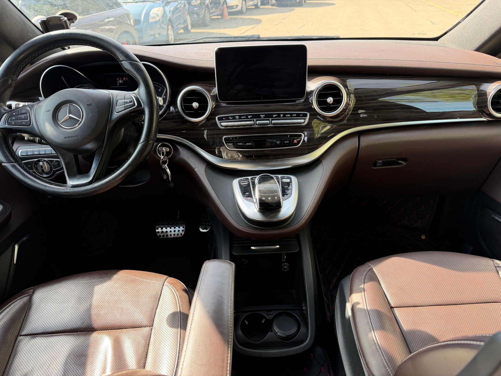 MERCEDES-BENZ V 250 d Avantgarde extralang 4M 7G-Tronic-image-8