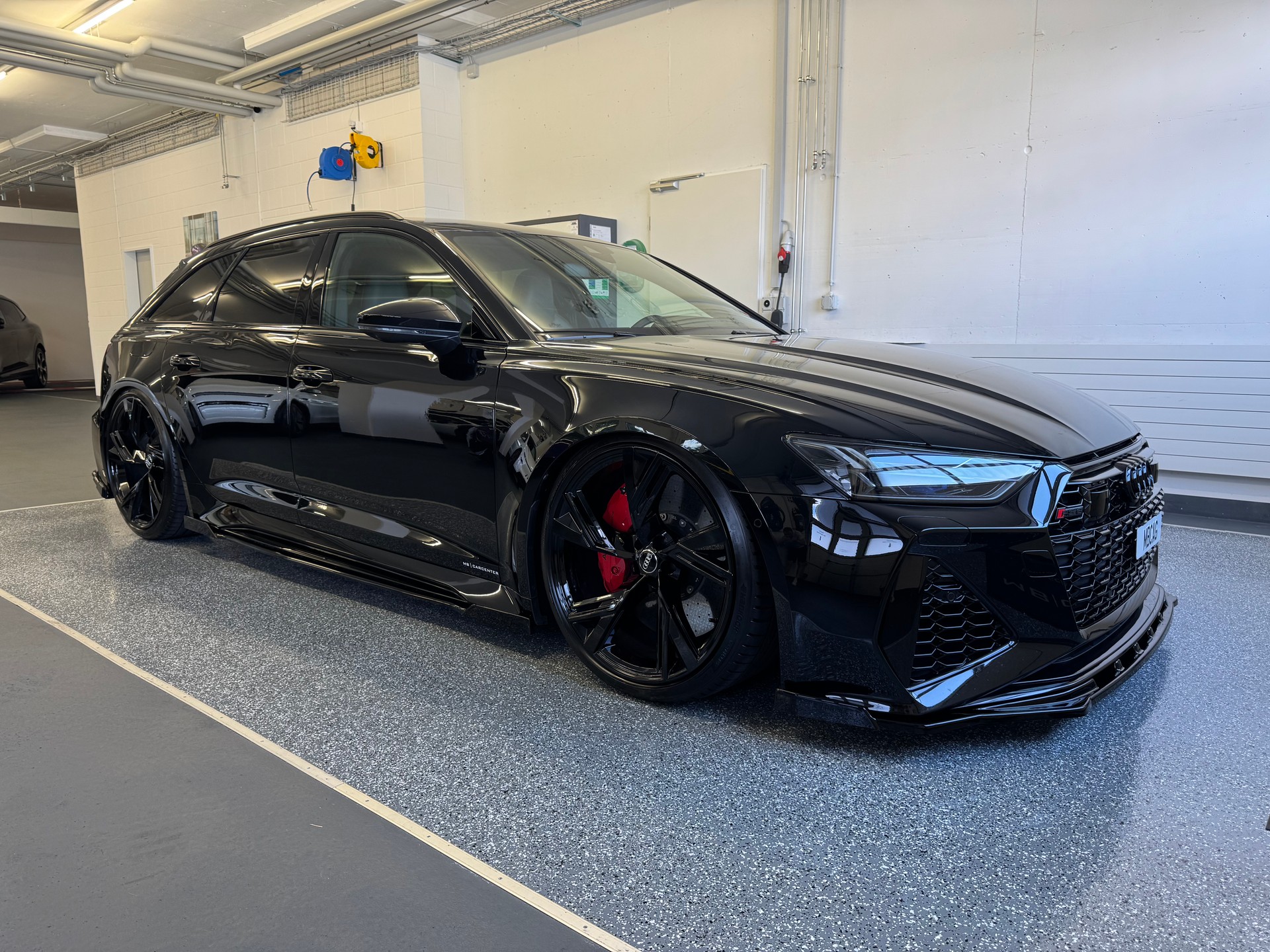 AUDI RS6 Avant 4.0 TFSI V8 quattro, CH Fahrzeug, Keramik, KW V4, BTM-image-9