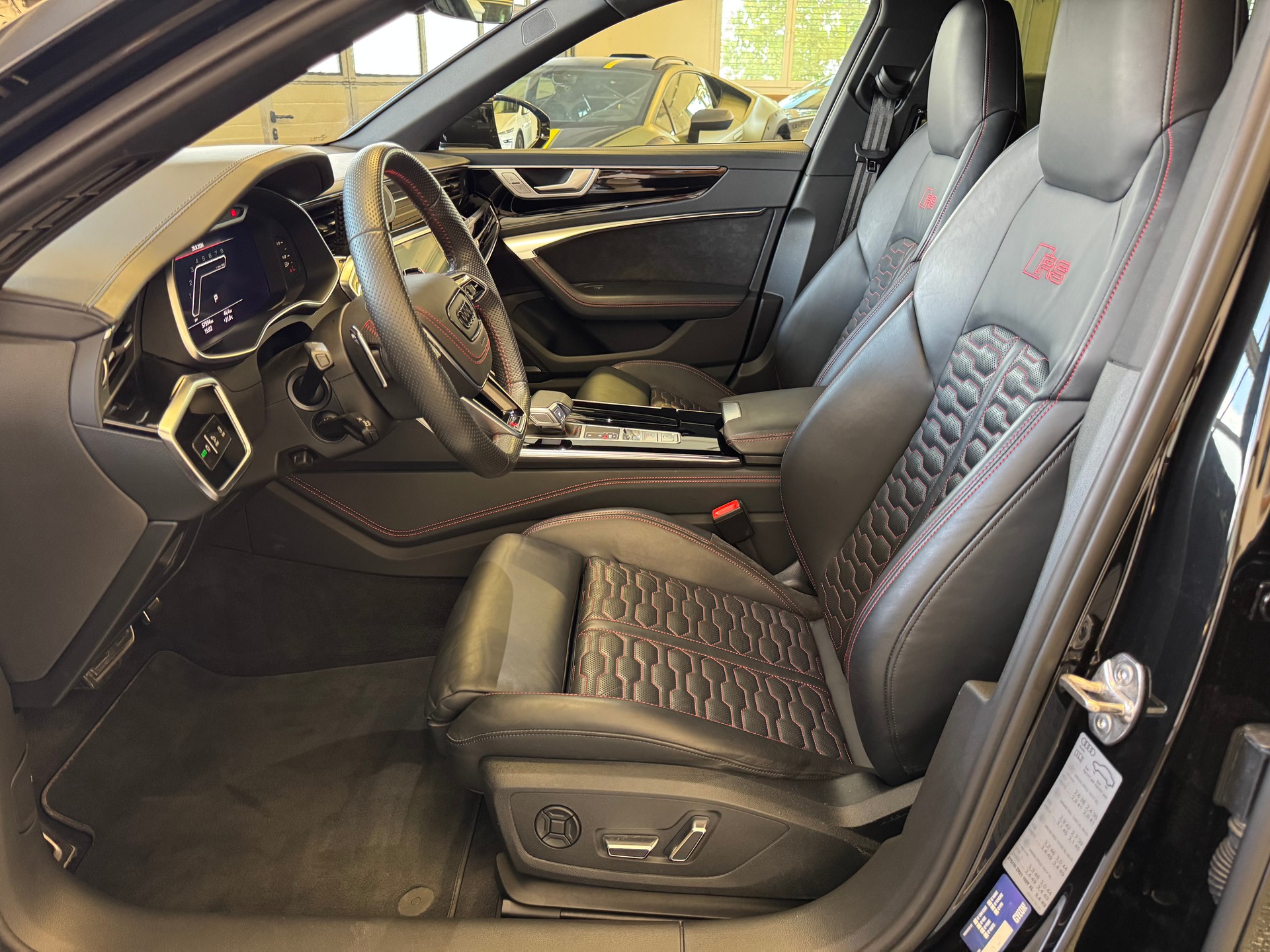 AUDI RS6 Avant 4.0 TFSI V8 quattro, CH Fahrzeug, Keramik, KW V4, BTM-image-12
