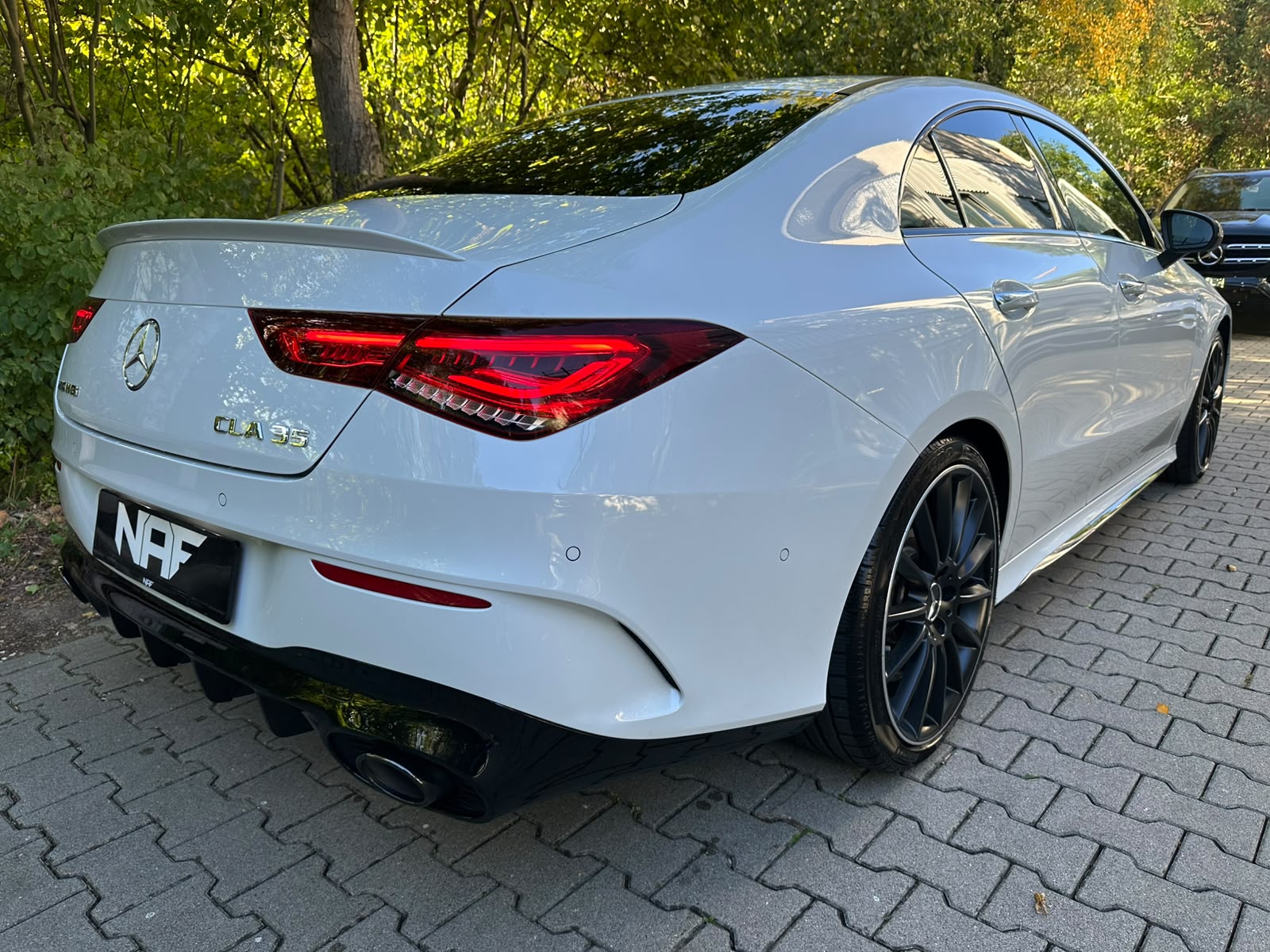 MERCEDES-BENZ CLA 35 AMG 4Matic 7G-DCT-image-4