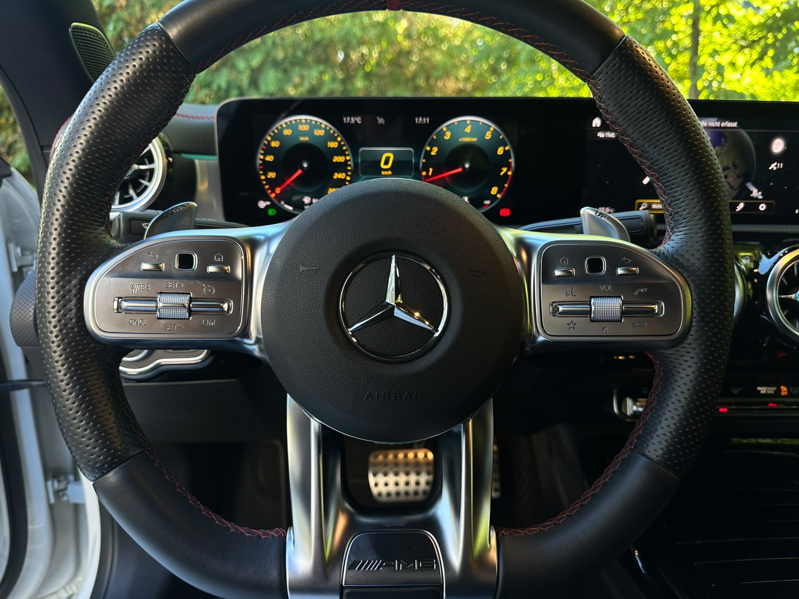 MERCEDES-BENZ CLA 35 AMG 4Matic 7G-DCT-image-24