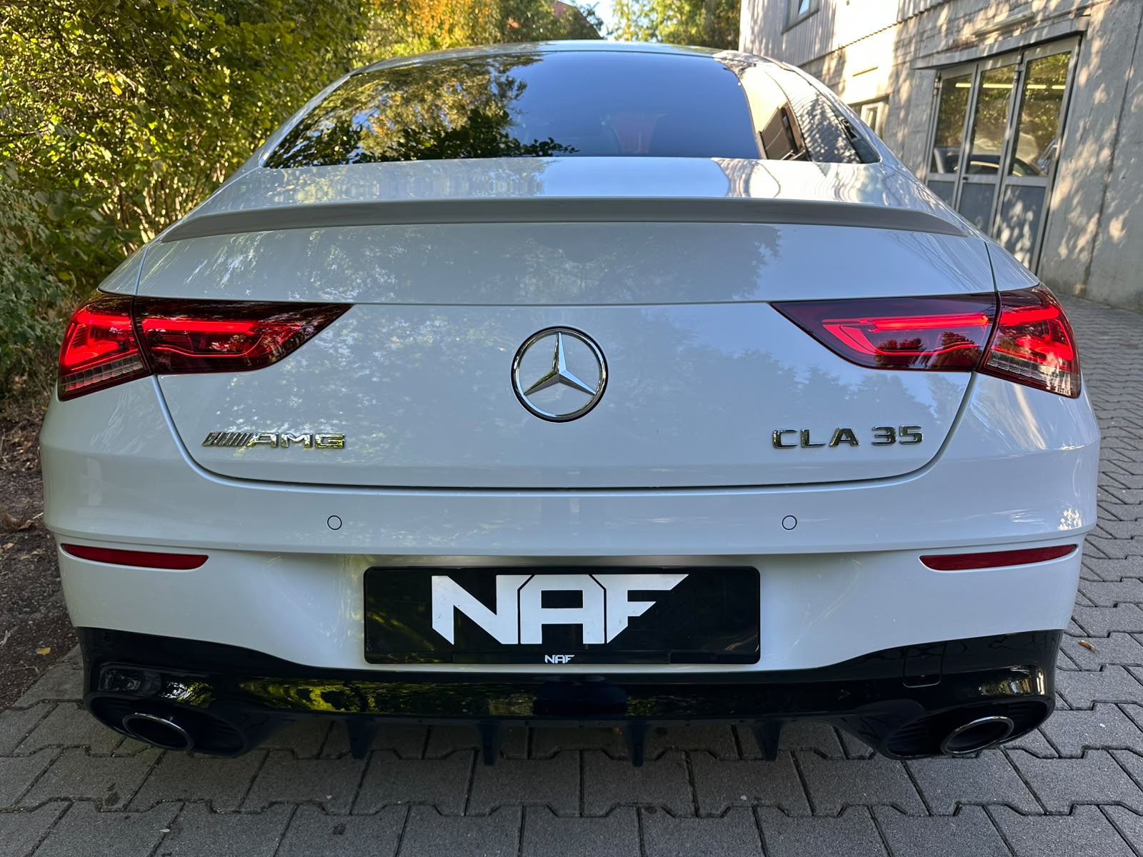 MERCEDES-BENZ CLA 35 AMG 4Matic 7G-DCT-image-3