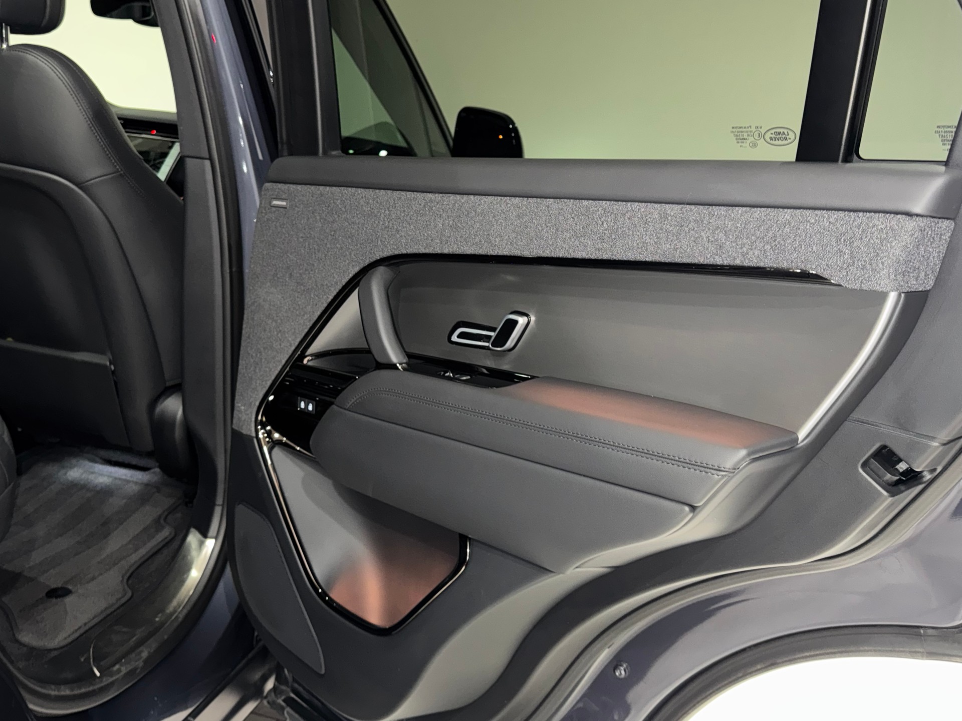 LAND ROVER Range Rover D300 3.0D I6 MHEV SE Automatic | Werksgarantie | CH |-image-16