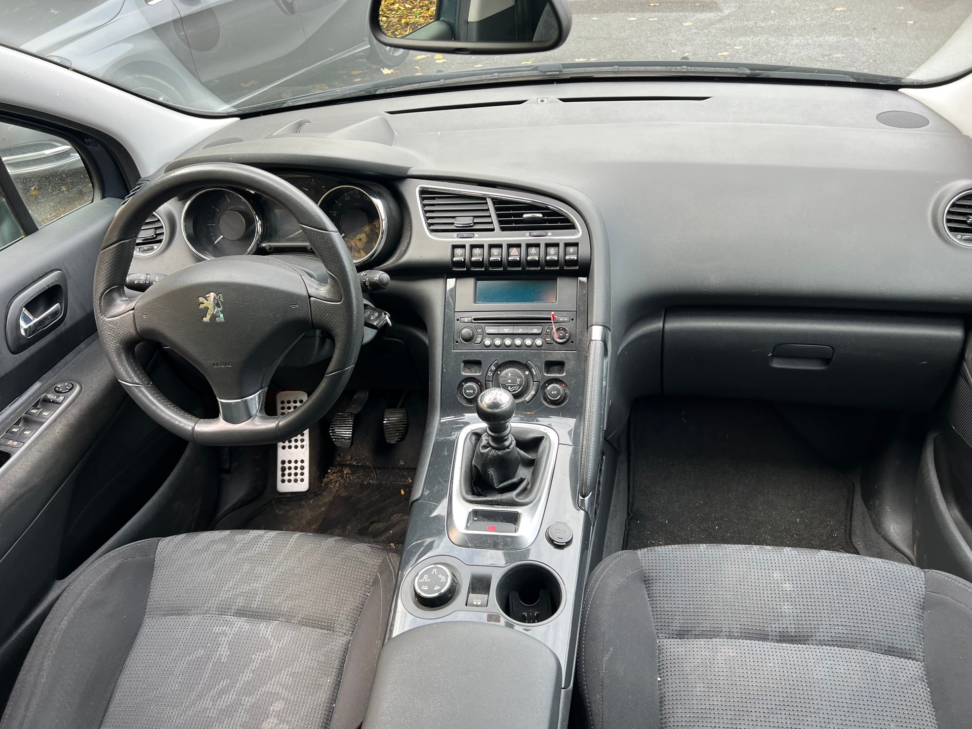 PEUGEOT 3008 1.6 16V T Allure-image-7
