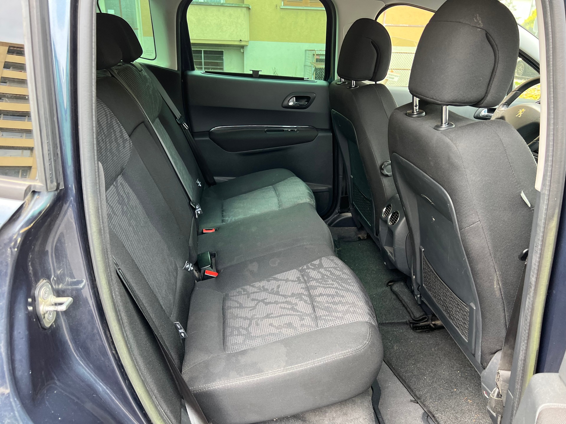 PEUGEOT 3008 1.6 16V T Allure-image-6