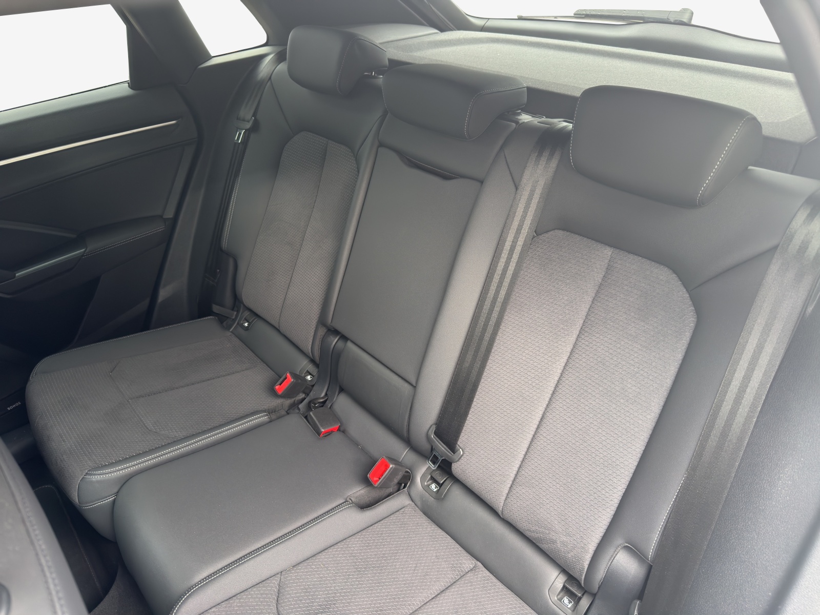 AUDI Q3 45 TFSI e S line S-tronic-image-12