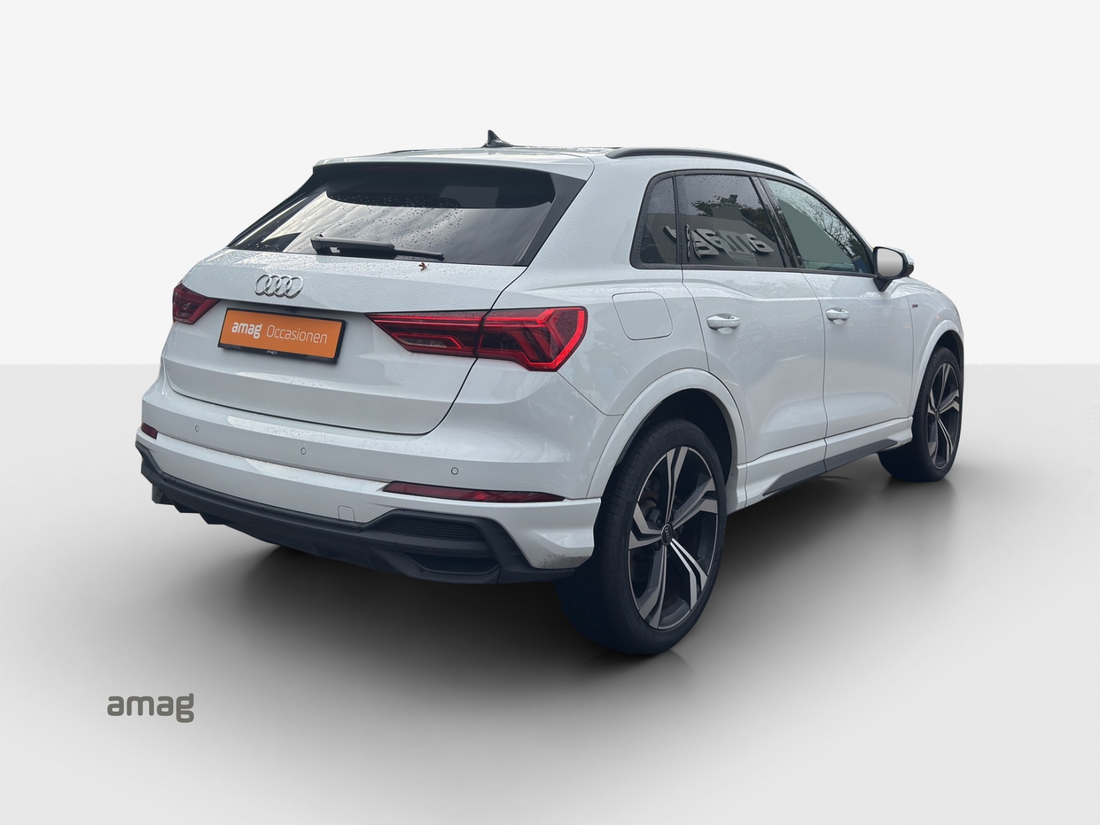 AUDI Q3 45 TFSI e S line S-tronic-image-5
