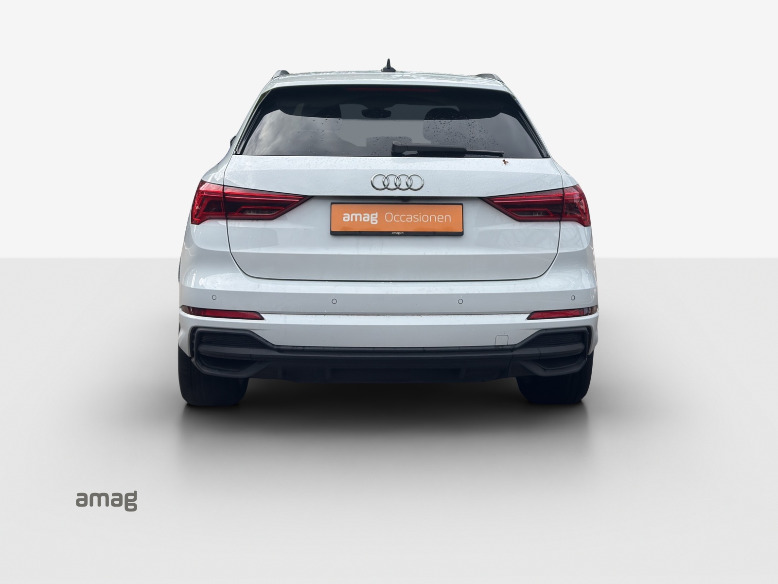 AUDI Q3 45 TFSI e S line S-tronic-image-4