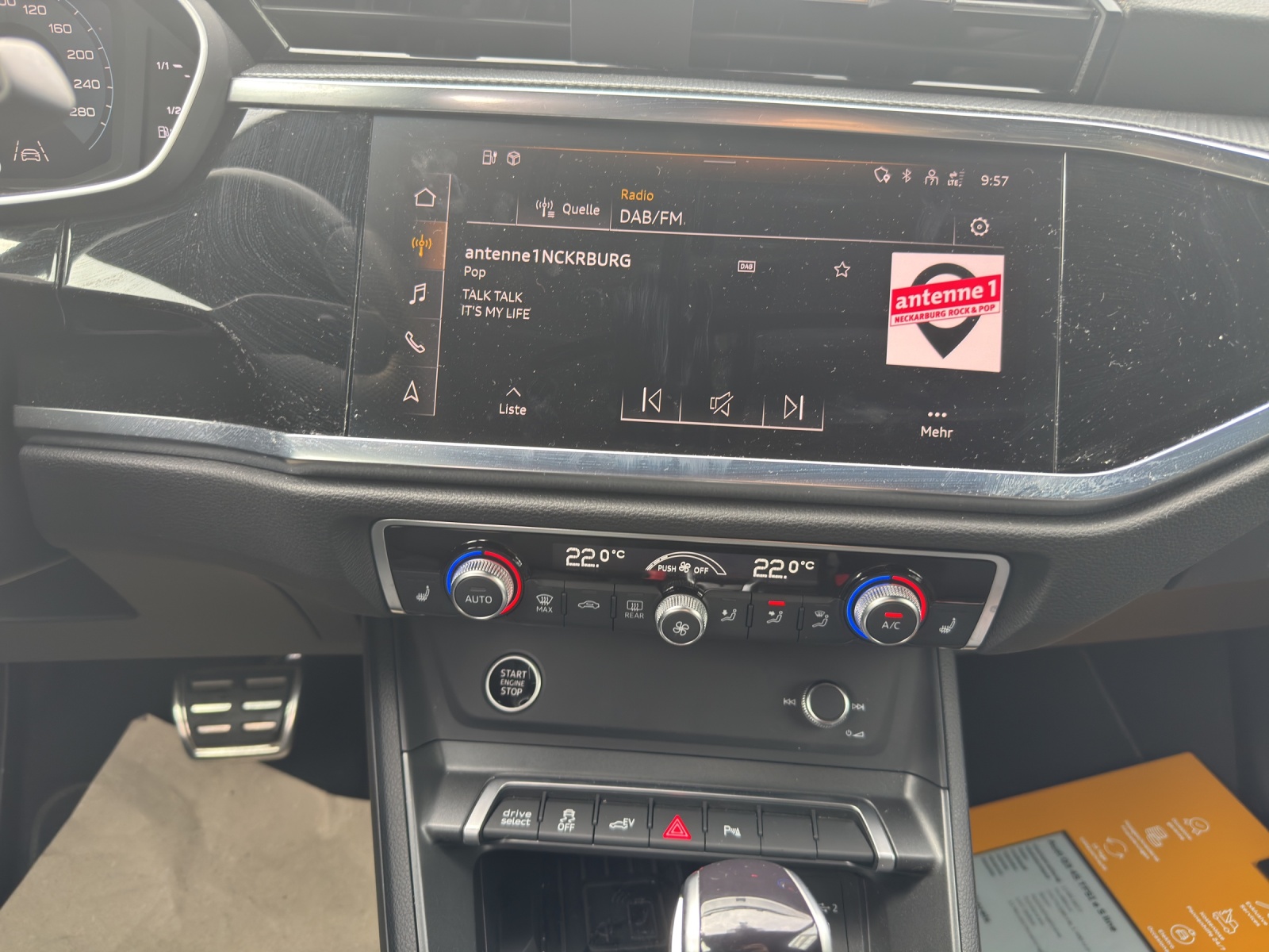 AUDI Q3 45 TFSI e S line S-tronic-image-11