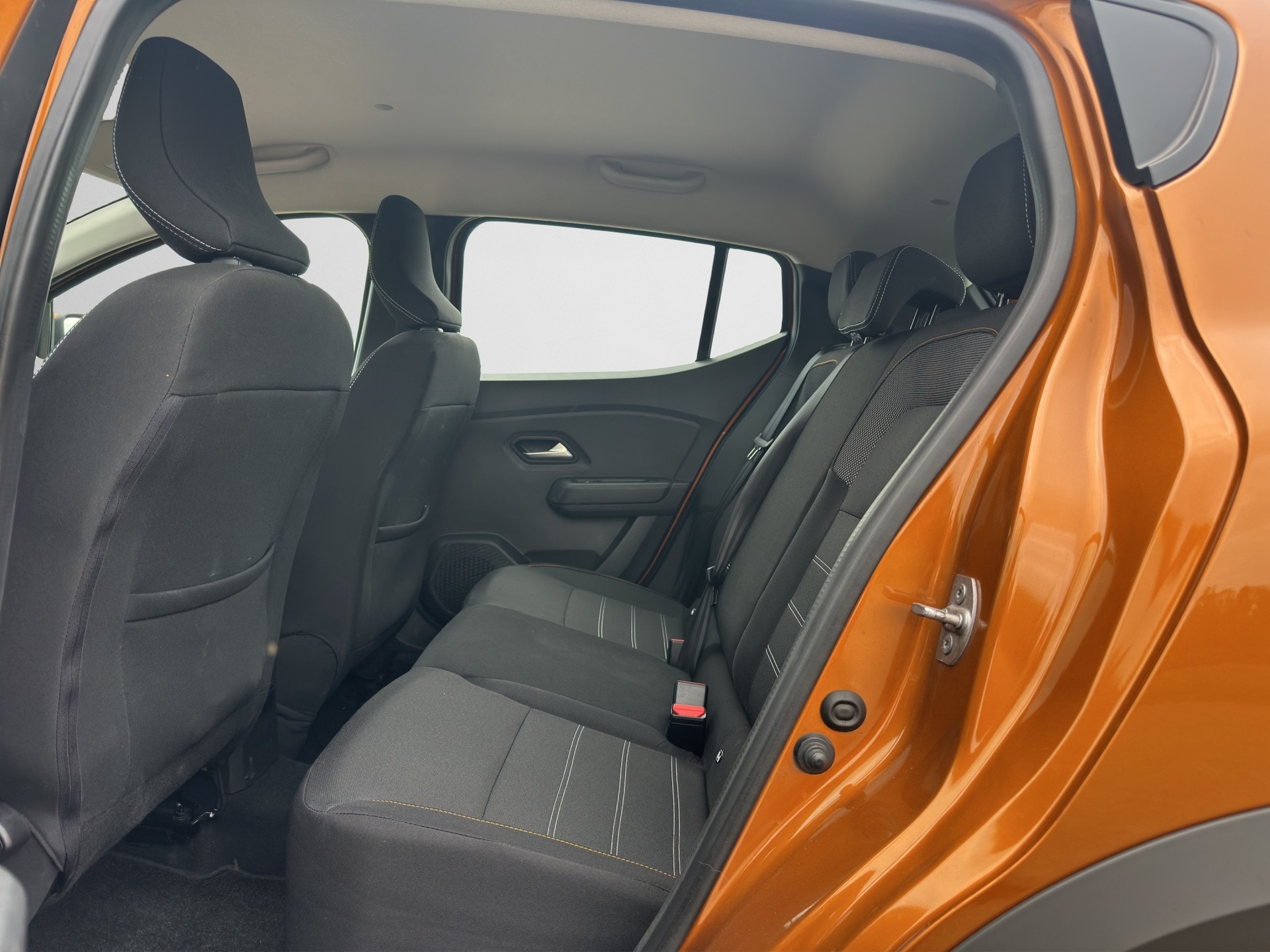 DACIA Sandero Stepway TCe 90 Comfort CVT-image-11