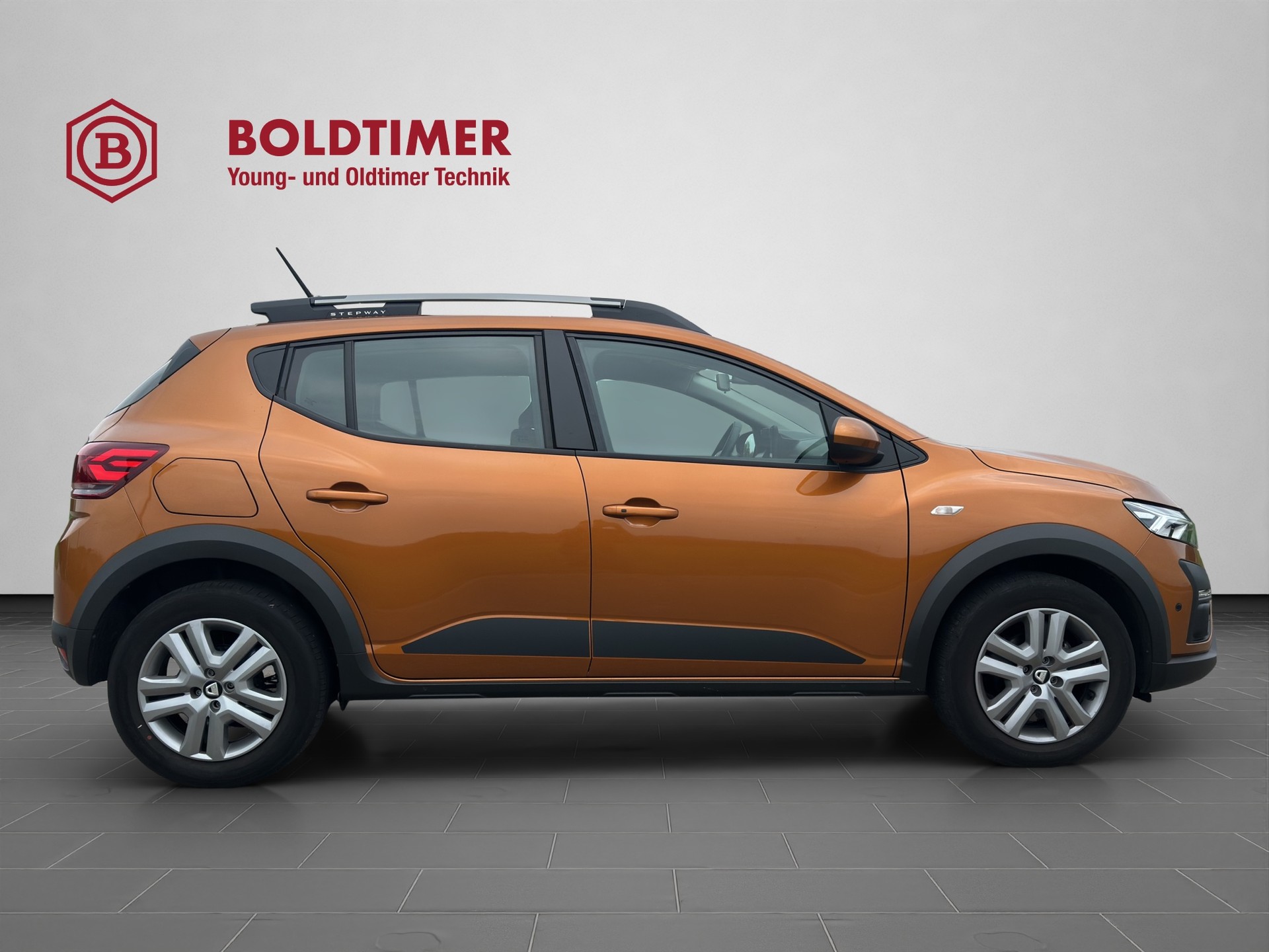 DACIA Sandero Stepway TCe 90 Comfort CVT-image-6