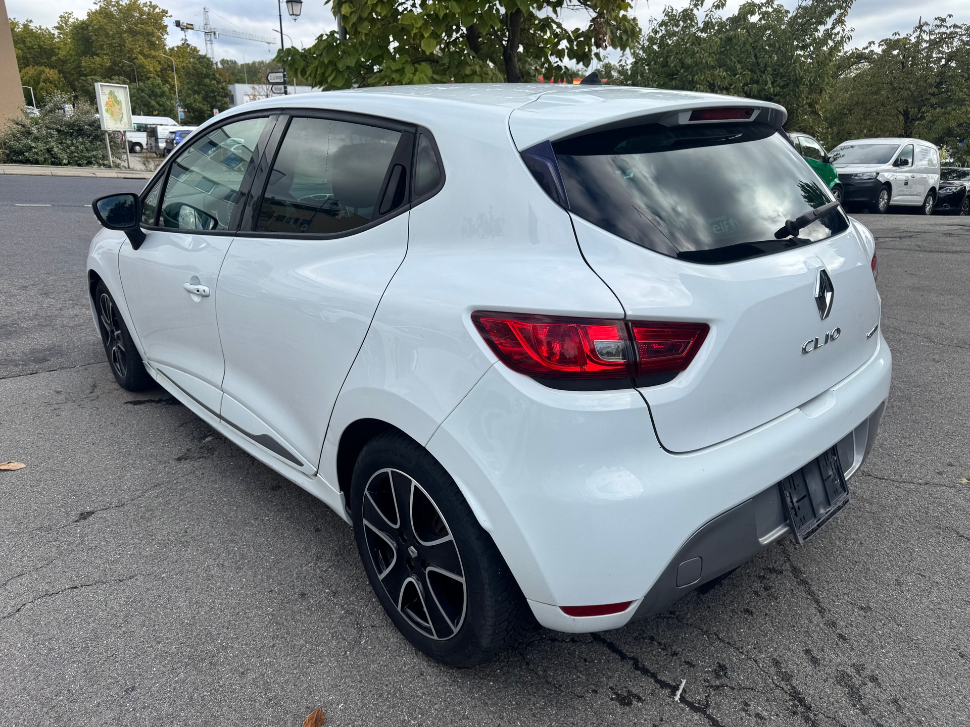 RENAULT Clio 1.2 16V T Limited GT-image-3