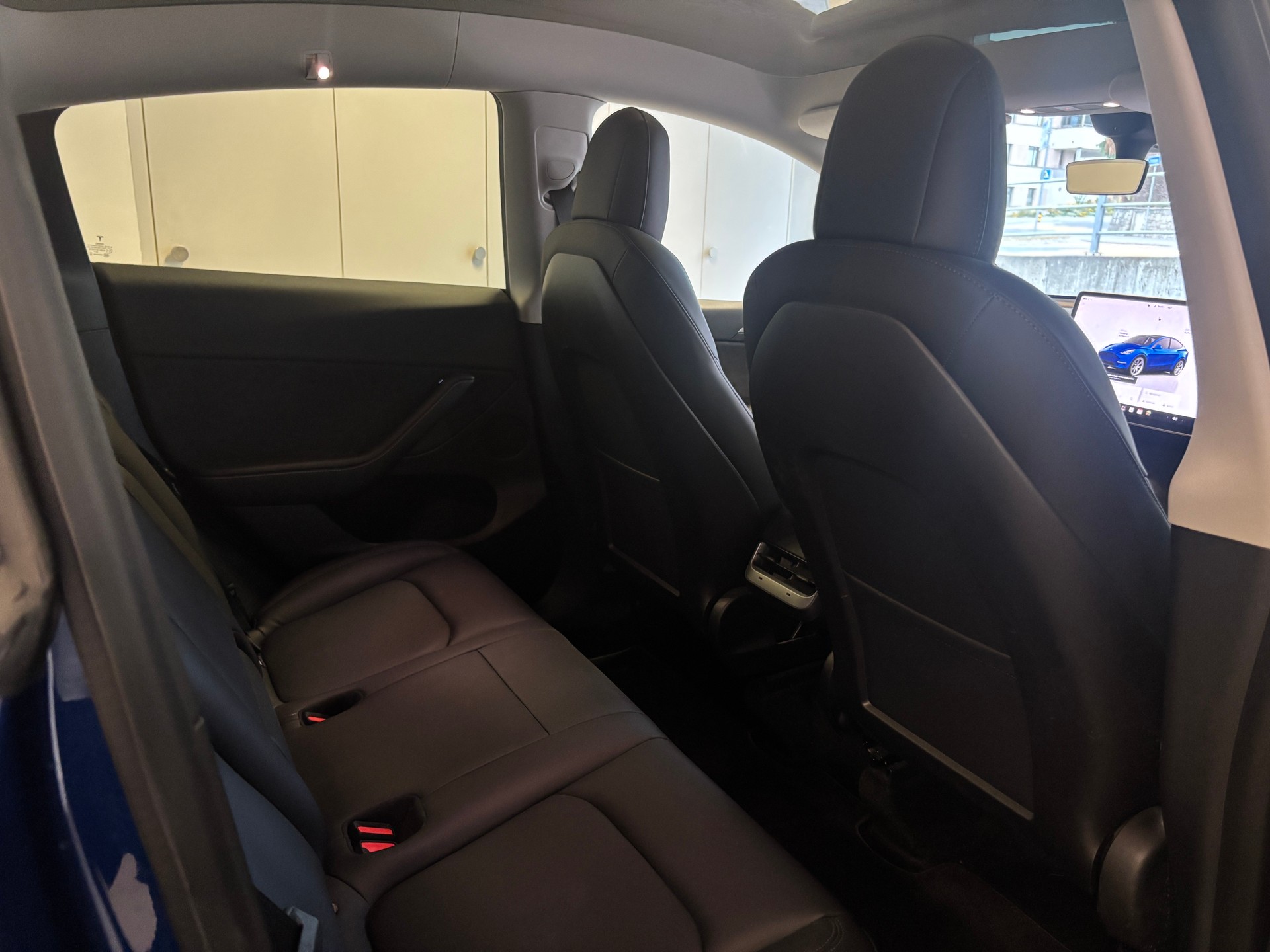 TESLA Model Y Long Range-image-7