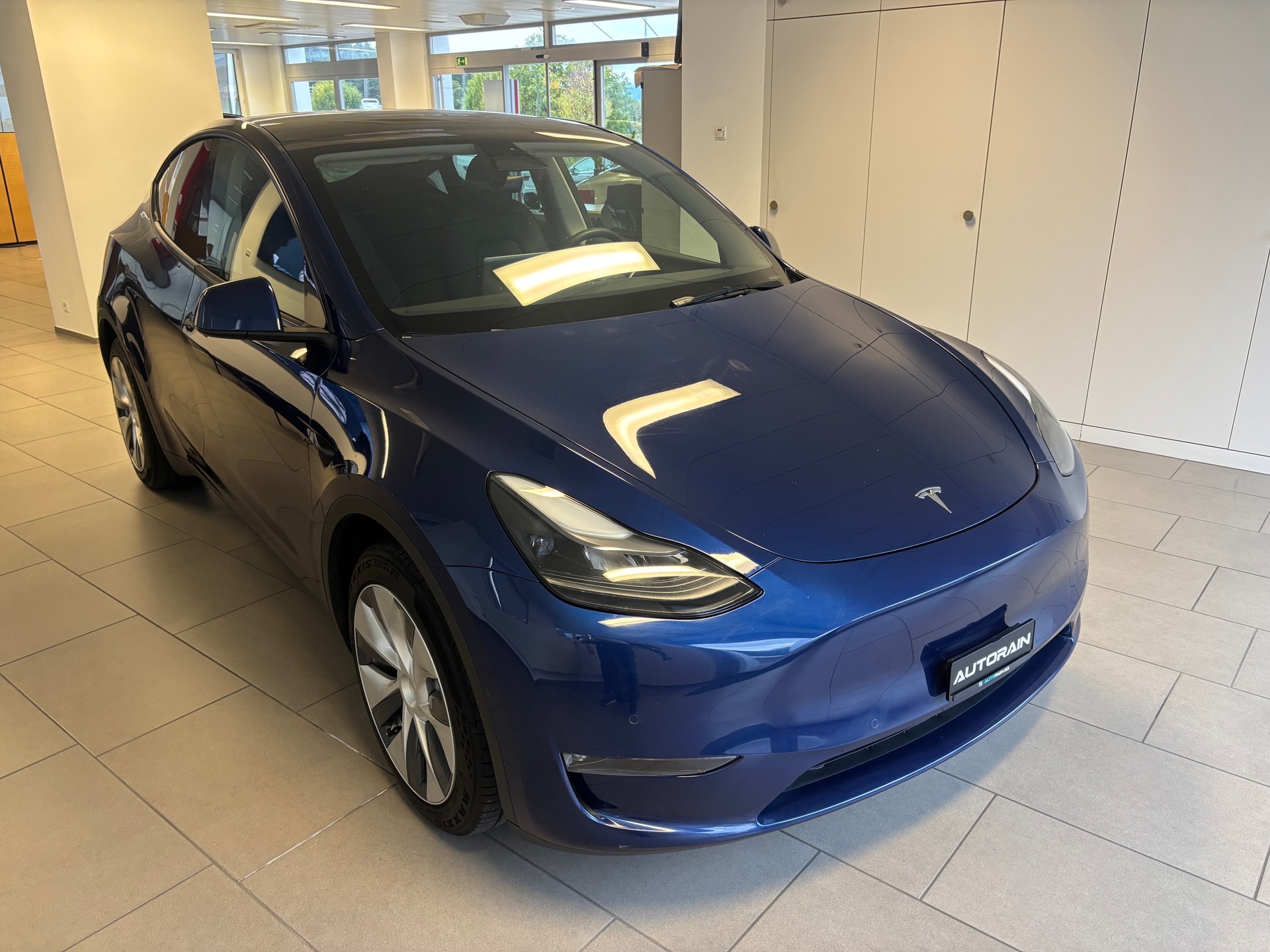 TESLA Model Y Long Range-image-1