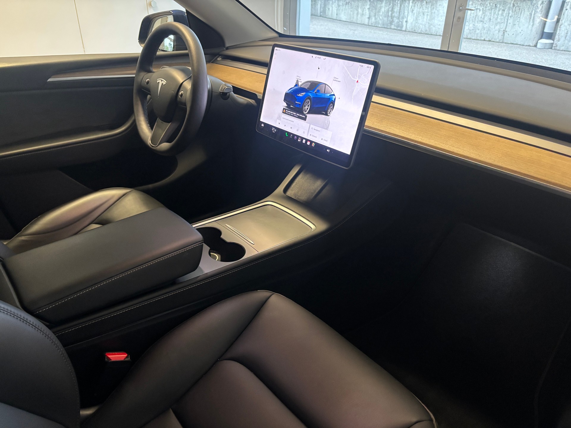 TESLA Model Y Long Range-image-8
