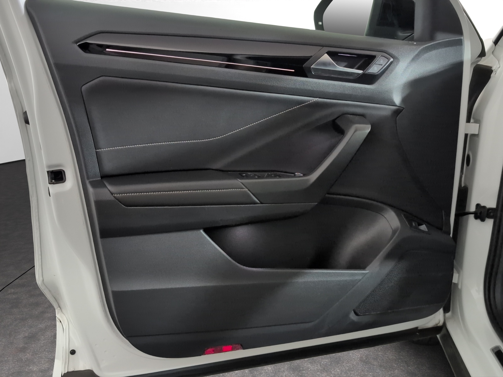 VW T-Roc 2.0 TSI R-Line DSG 4Motion-image-13