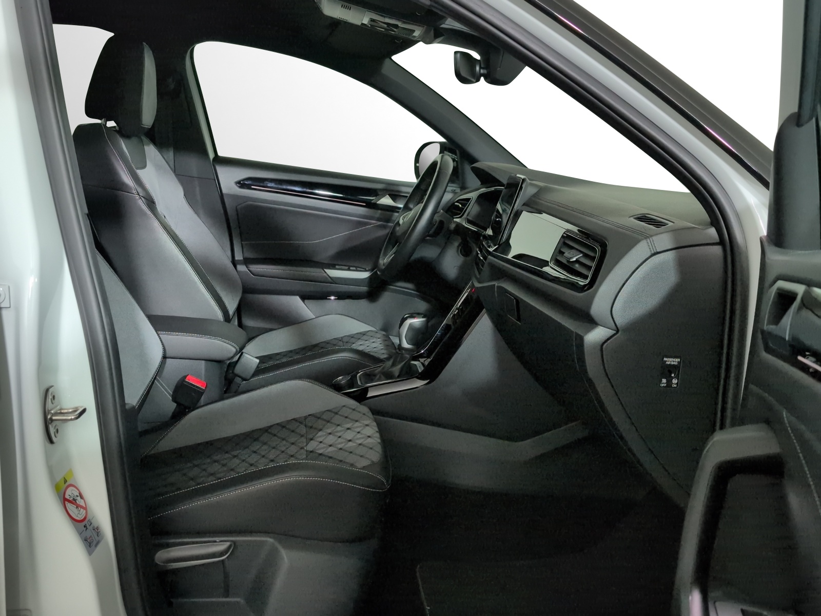 VW T-Roc 2.0 TSI R-Line DSG 4Motion-image-6