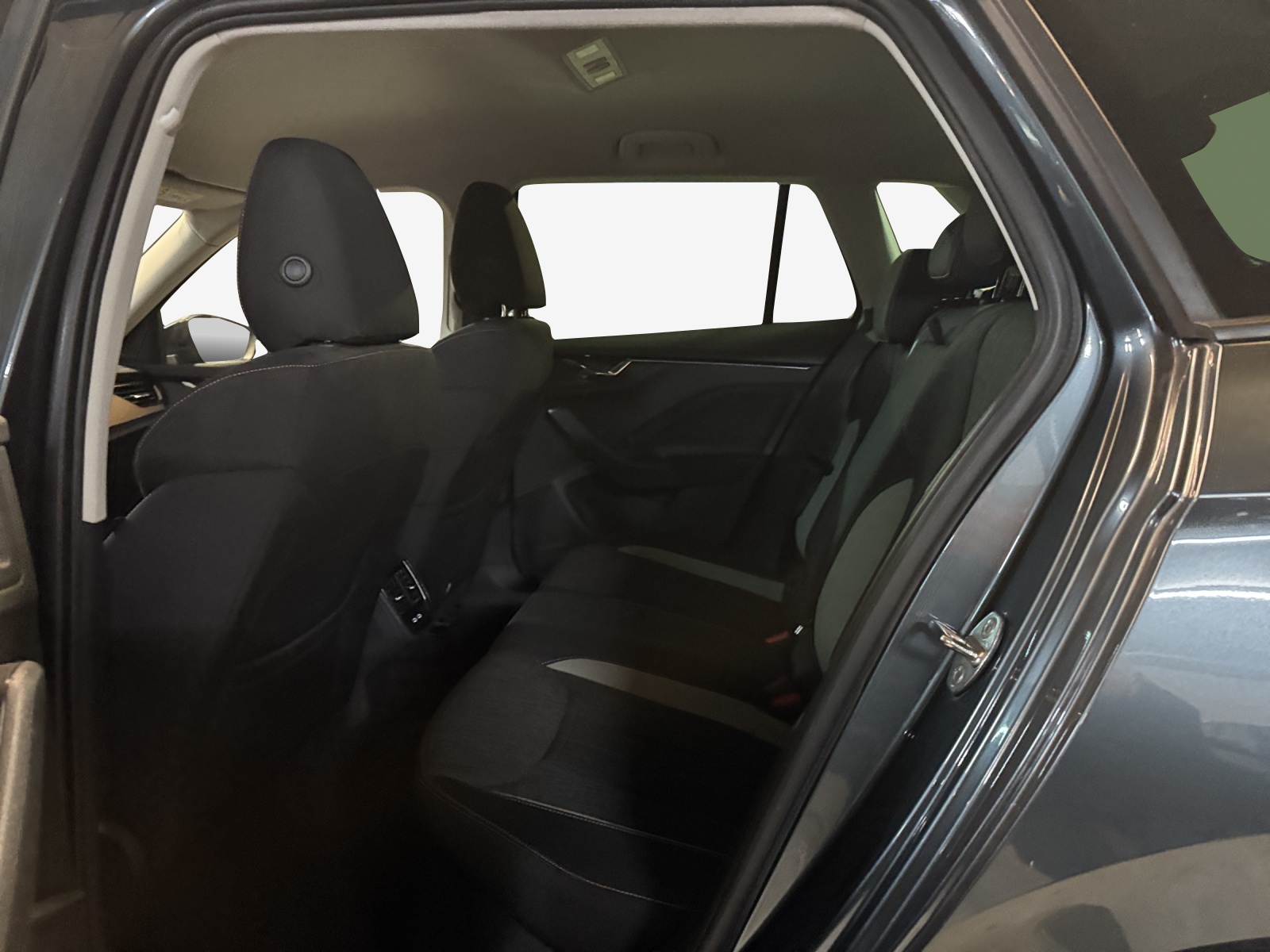 SKODA Kamiq 1.0 TSI Style DSG-image-11