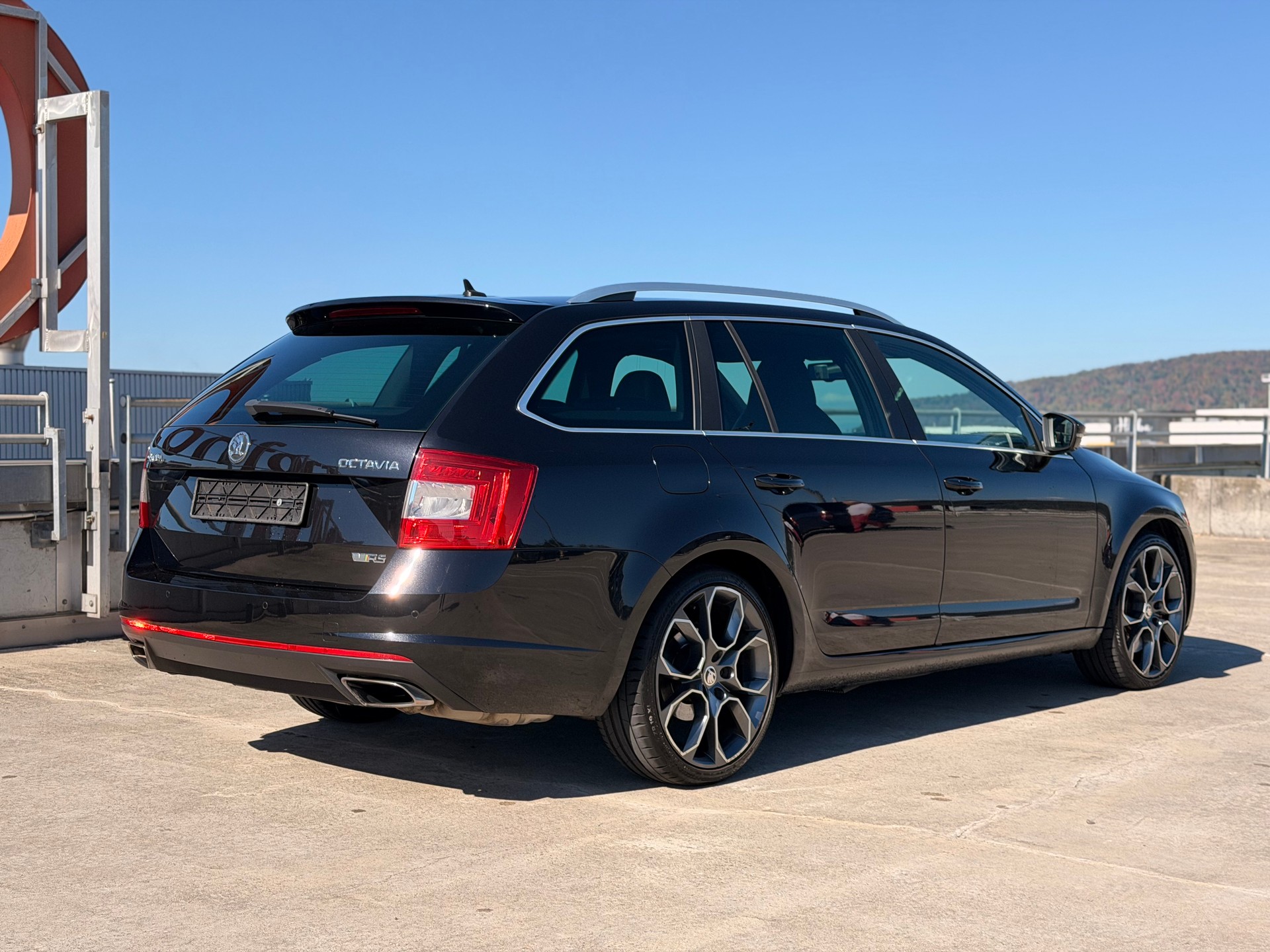 SKODA Octavia Combi 2.0 TSI RS DSG-image-3