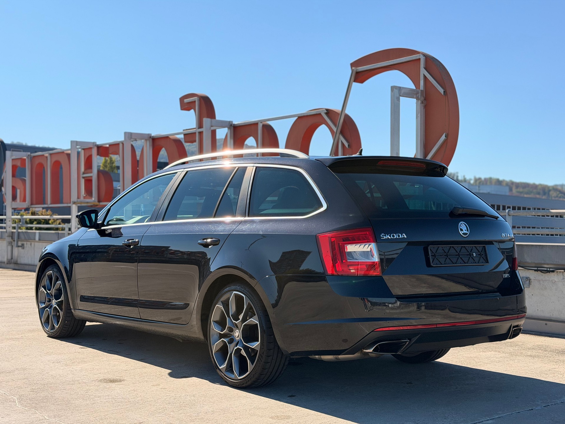 SKODA Octavia Combi 2.0 TSI RS DSG-image-6