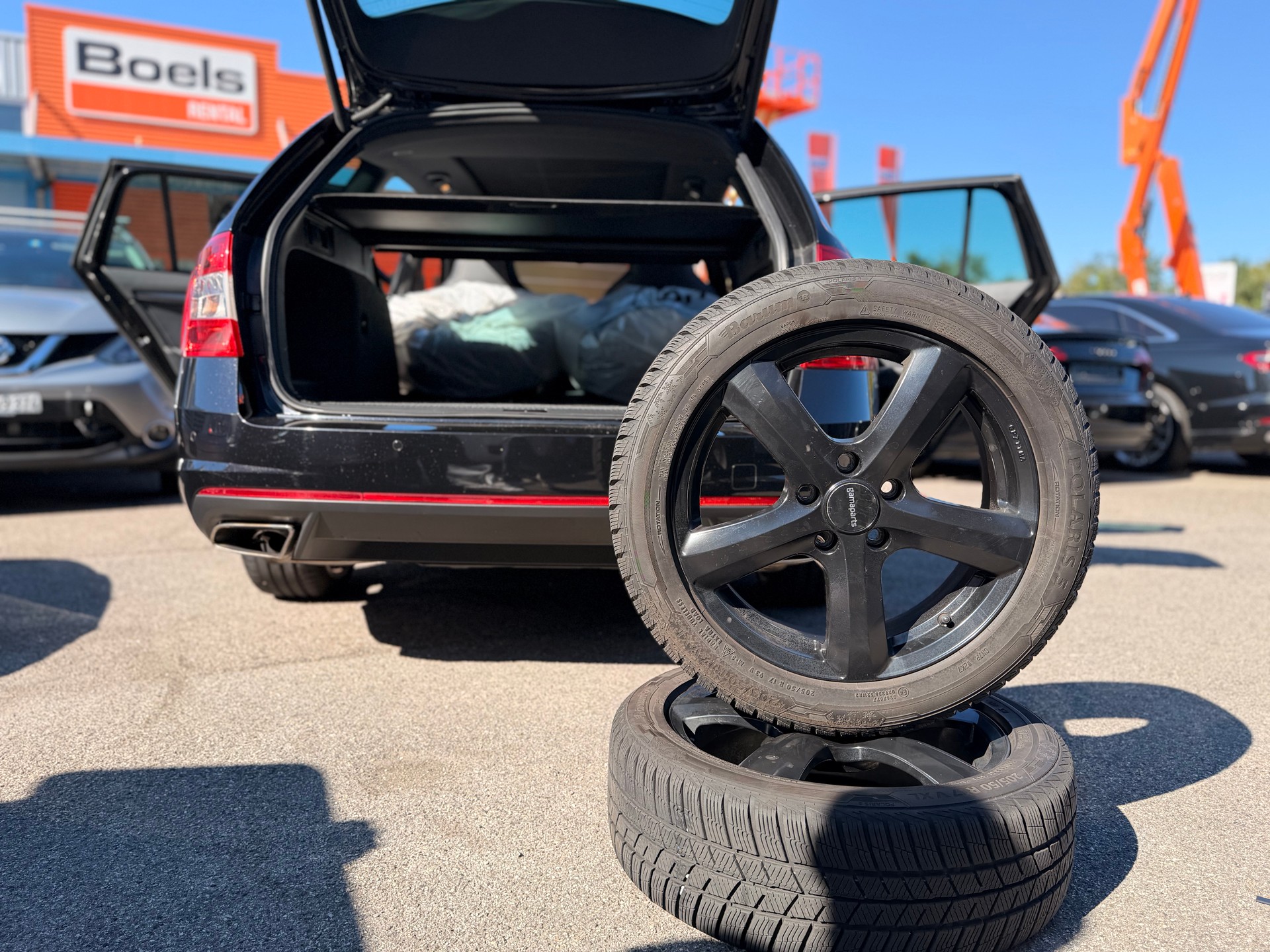 SKODA Octavia Combi 2.0 TSI RS DSG-image-15