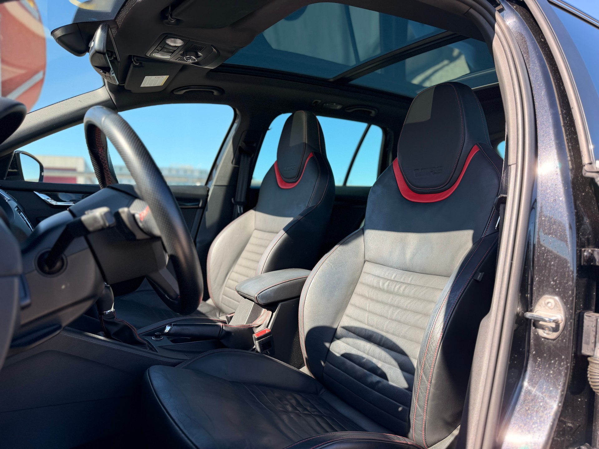 SKODA Octavia Combi 2.0 TSI RS DSG-image-11