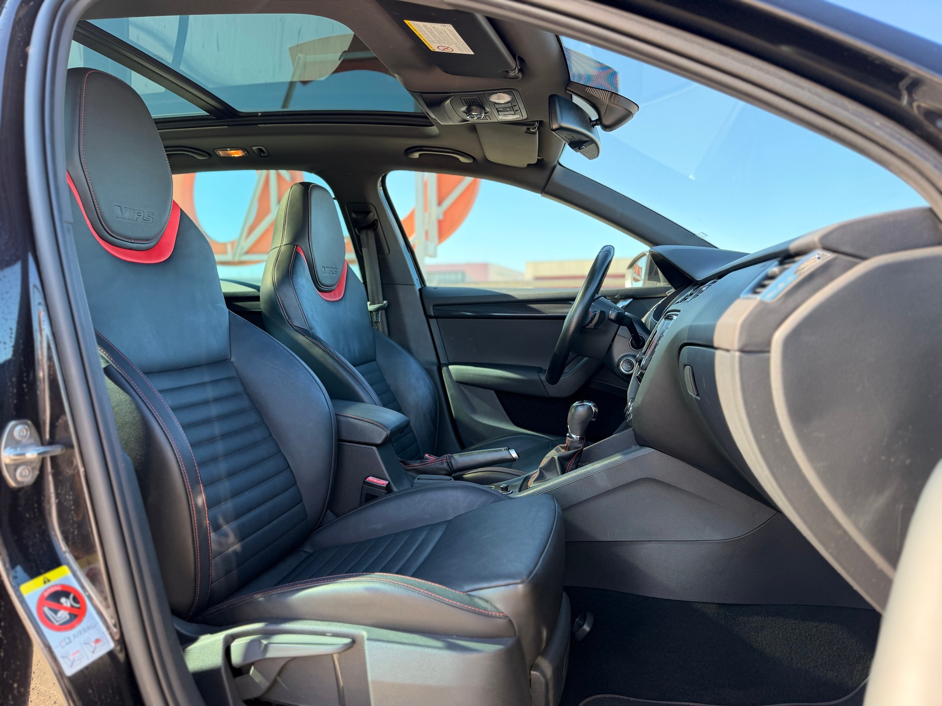 SKODA Octavia Combi 2.0 TSI RS DSG-image-10