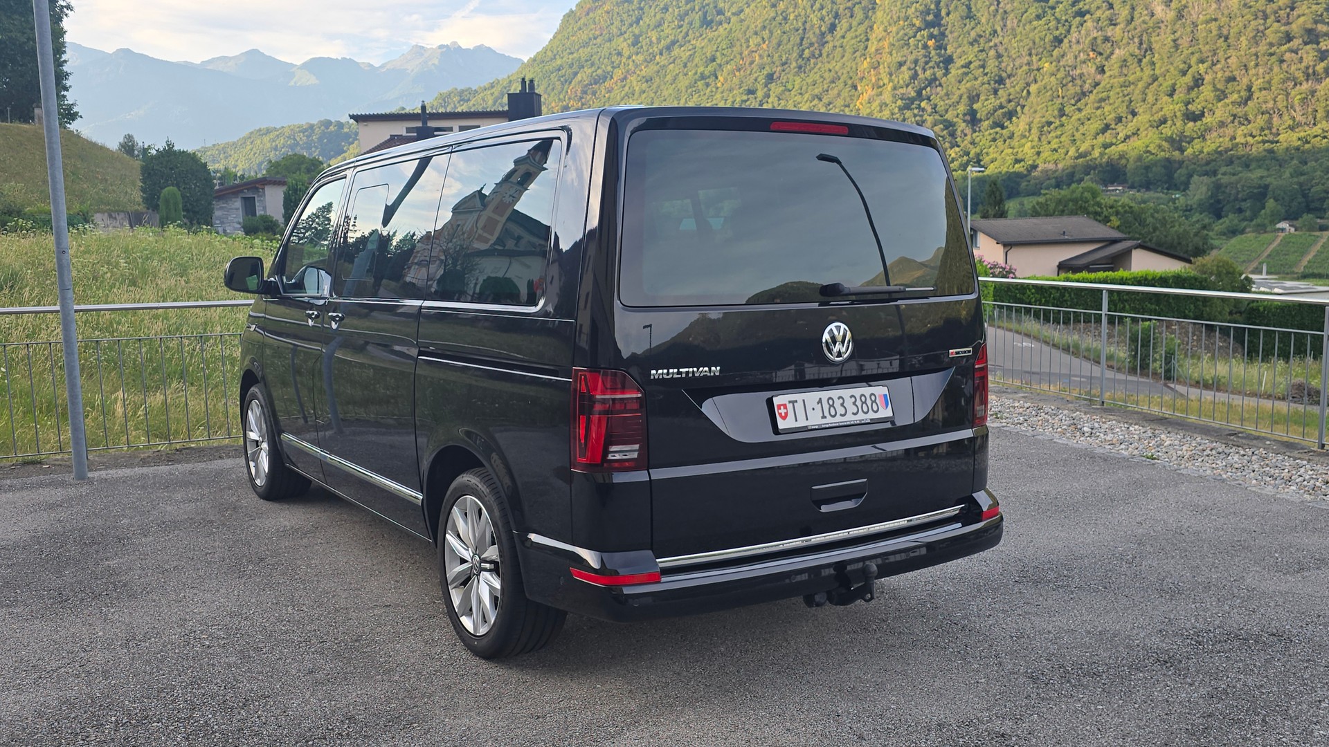 VW 2.0 TDI 204 Highline Liberty DSG 4m-image-1