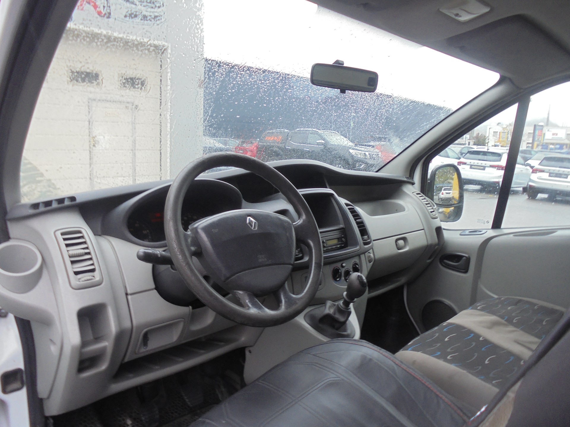 RENAULT Trafic 2.0 dCi 115 2.9t L1H1-image-9