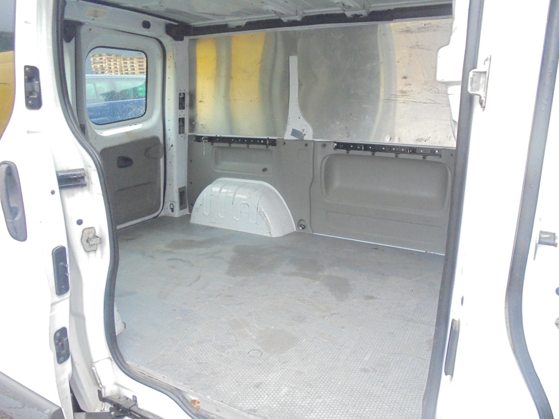 RENAULT Trafic 2.0 dCi 115 2.9t L1H1-image-8