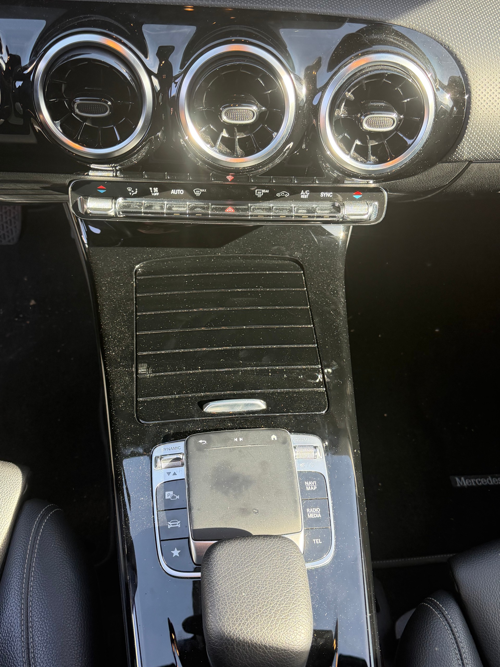 MERCEDES-BENZ A 200-image-11