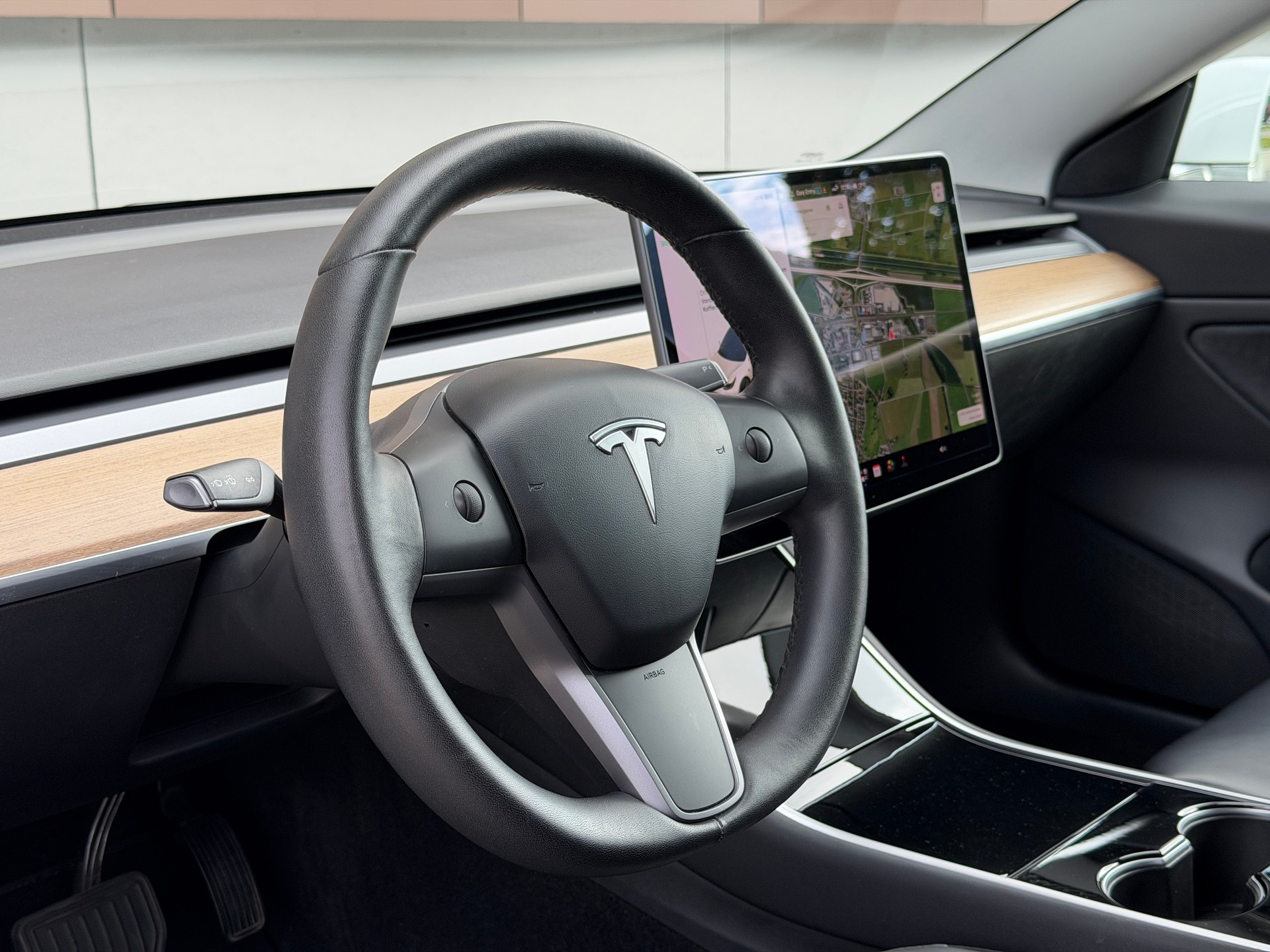 TESLA Model 3 Long Range Dual Motor AWD *Anhängerkupplung* *frisch ab MFK*-image-12