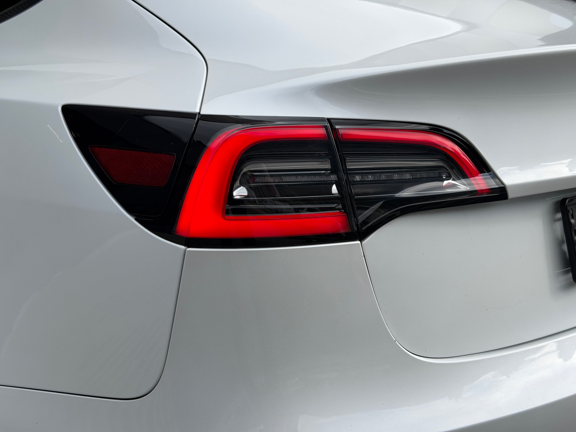 TESLA Model 3 Long Range Dual Motor AWD *Anhängerkupplung* *frisch ab MFK*-image-10