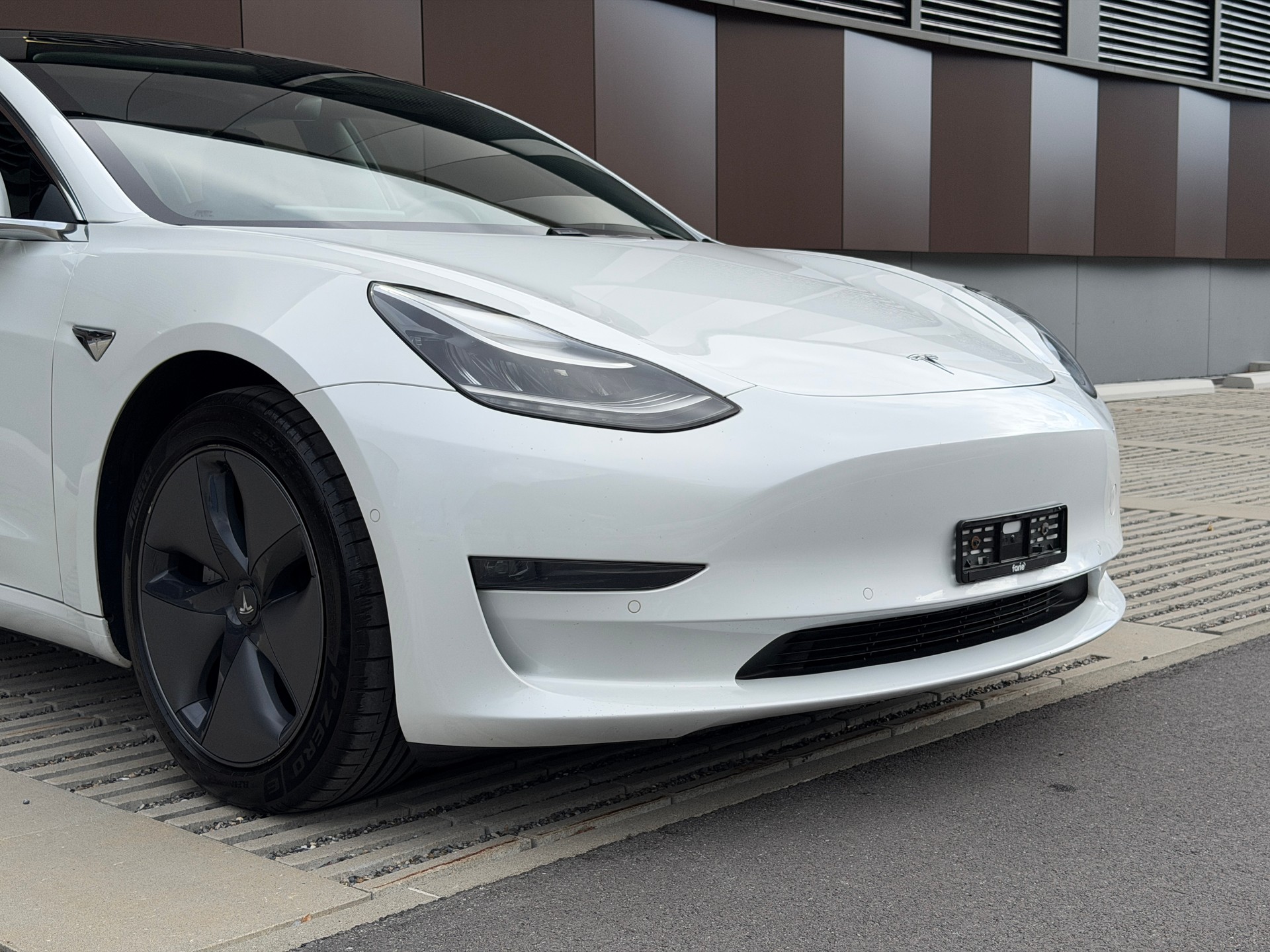 TESLA Model 3 Long Range Dual Motor AWD *Anhängerkupplung* *frisch ab MFK*-image-26