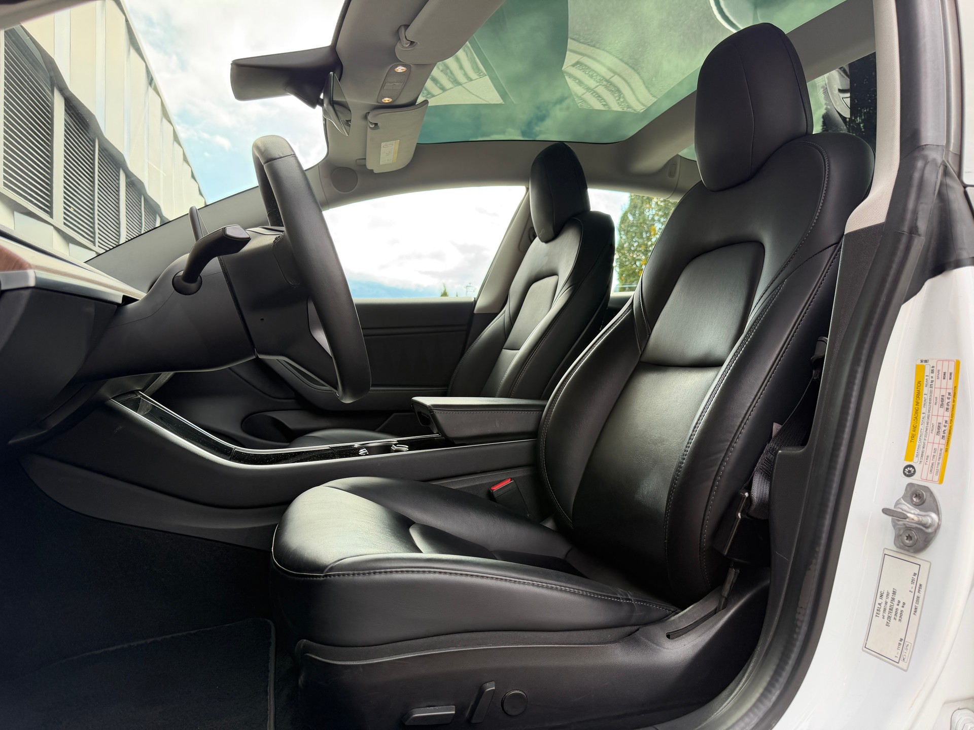 TESLA Model 3 Long Range Dual Motor AWD *Anhängerkupplung* *frisch ab MFK*-image-15