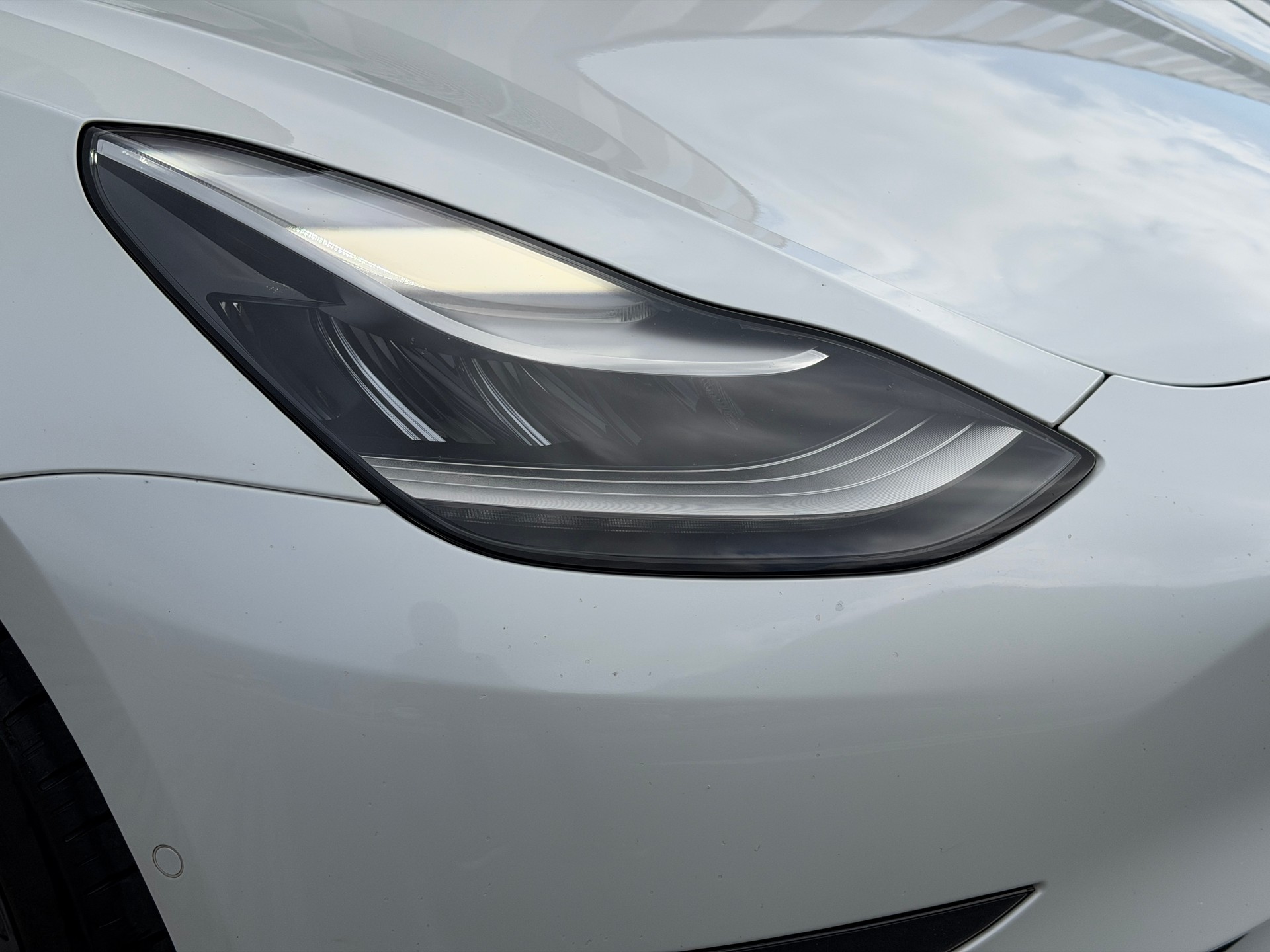 TESLA Model 3 Long Range Dual Motor AWD *Anhängerkupplung* *frisch ab MFK*-image-8
