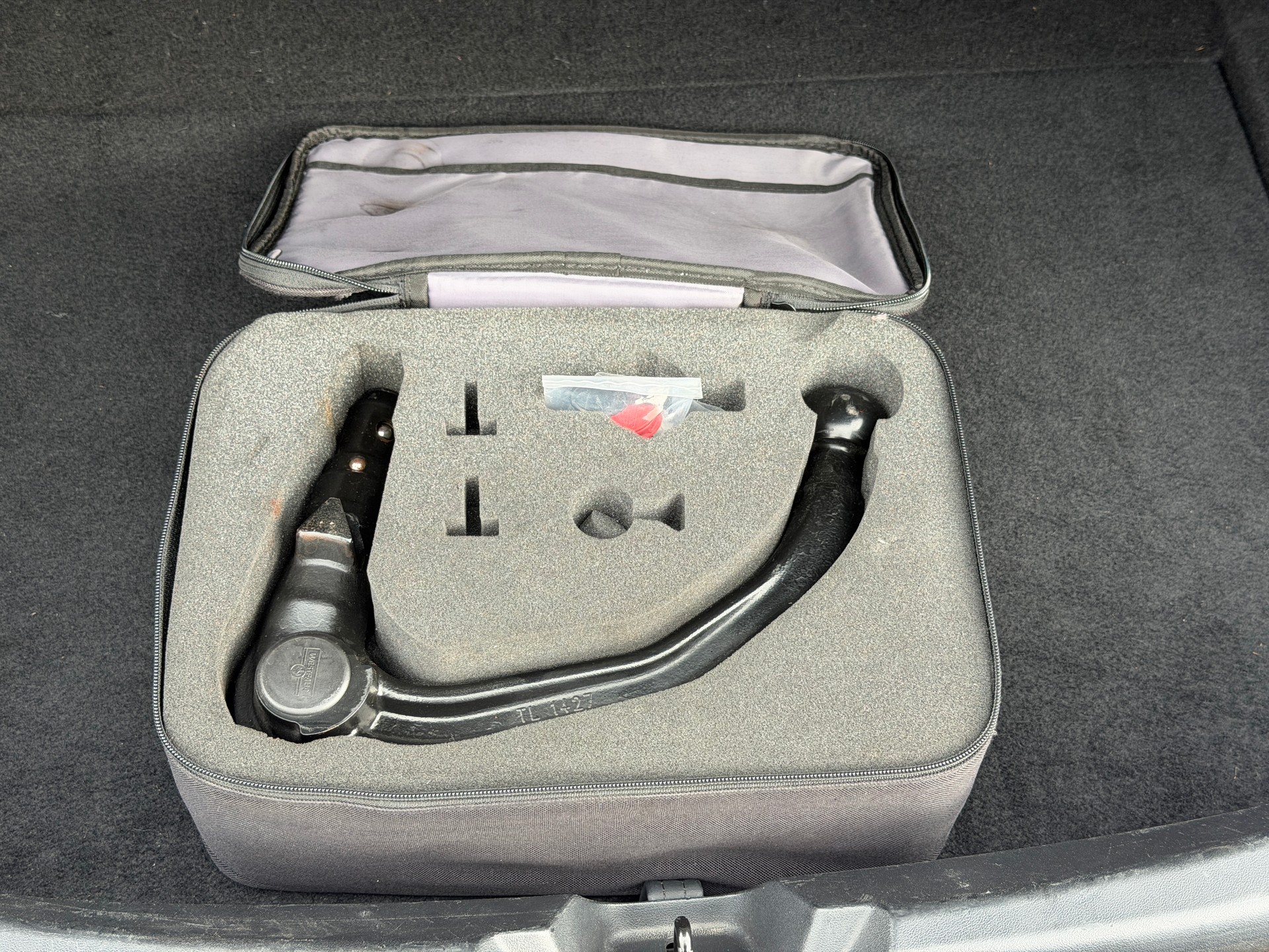TESLA Model 3 Long Range Dual Motor AWD *Anhängerkupplung* *frisch ab MFK*-image-25
