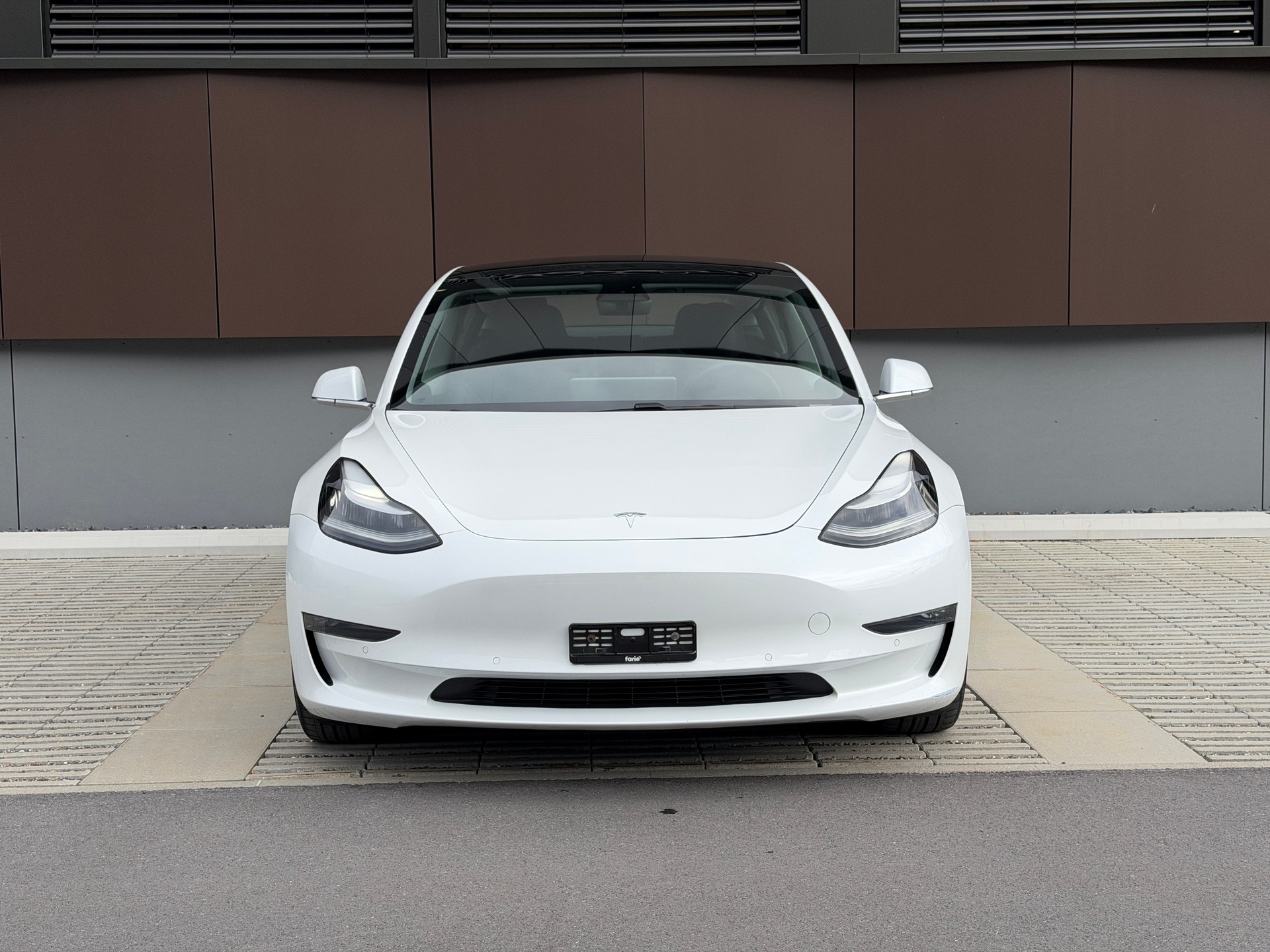 TESLA Model 3 Long Range Dual Motor AWD *Anhängerkupplung* *frisch ab MFK*-showroom-element-1