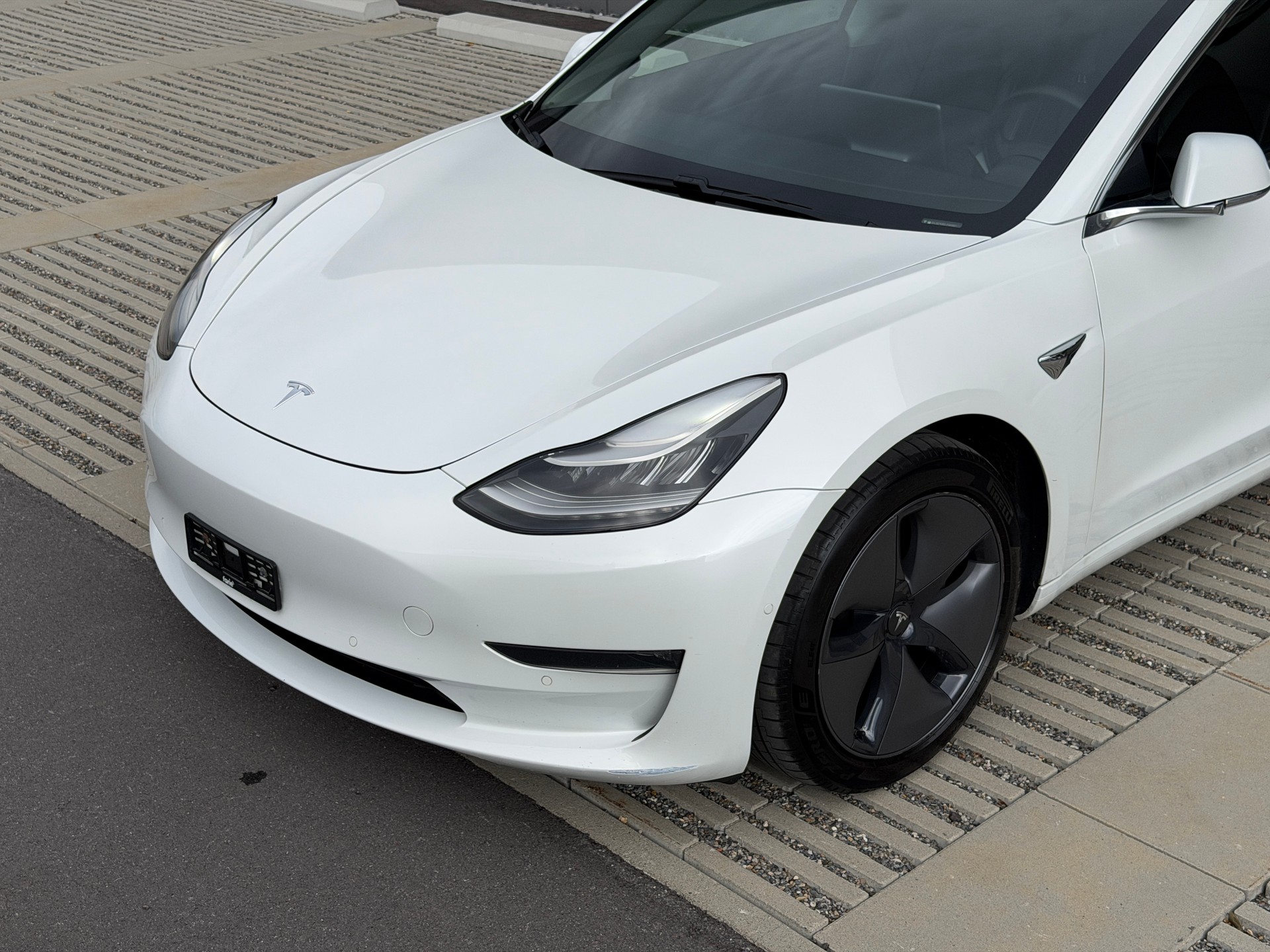 TESLA Model 3 Long Range Dual Motor AWD *Anhängerkupplung* *frisch ab MFK*-image-28