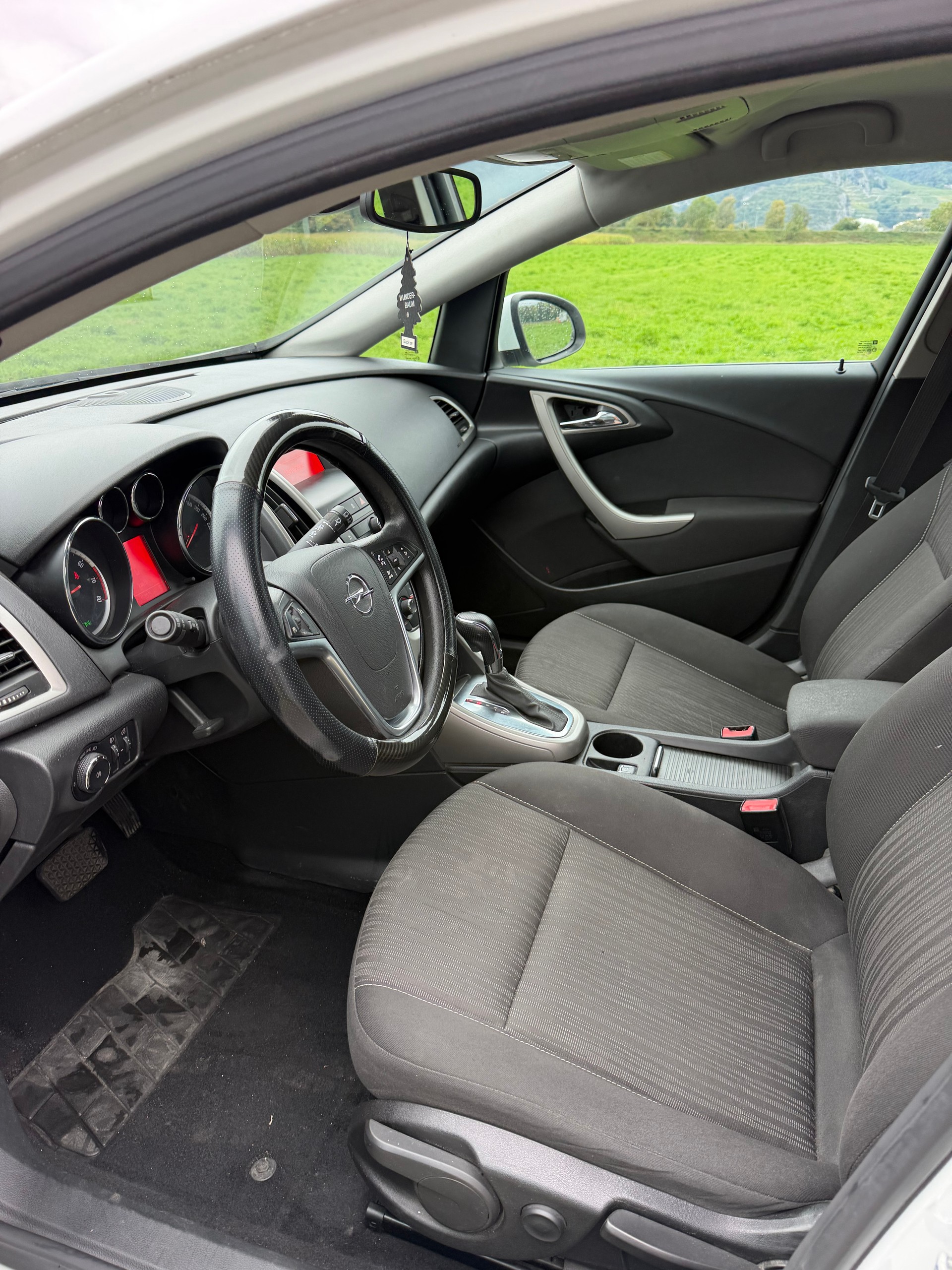 OPEL Astra 1.4i 16V Turbo Sport Automatic-image-8