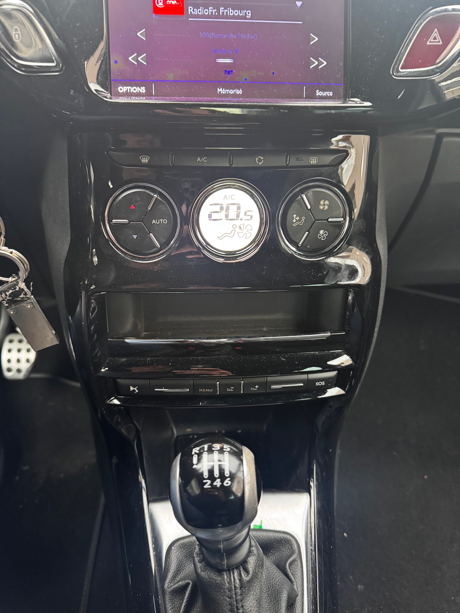 DS AUTOMOBILES DS 3 1.6 BlueHDi Sport Chic-image-5