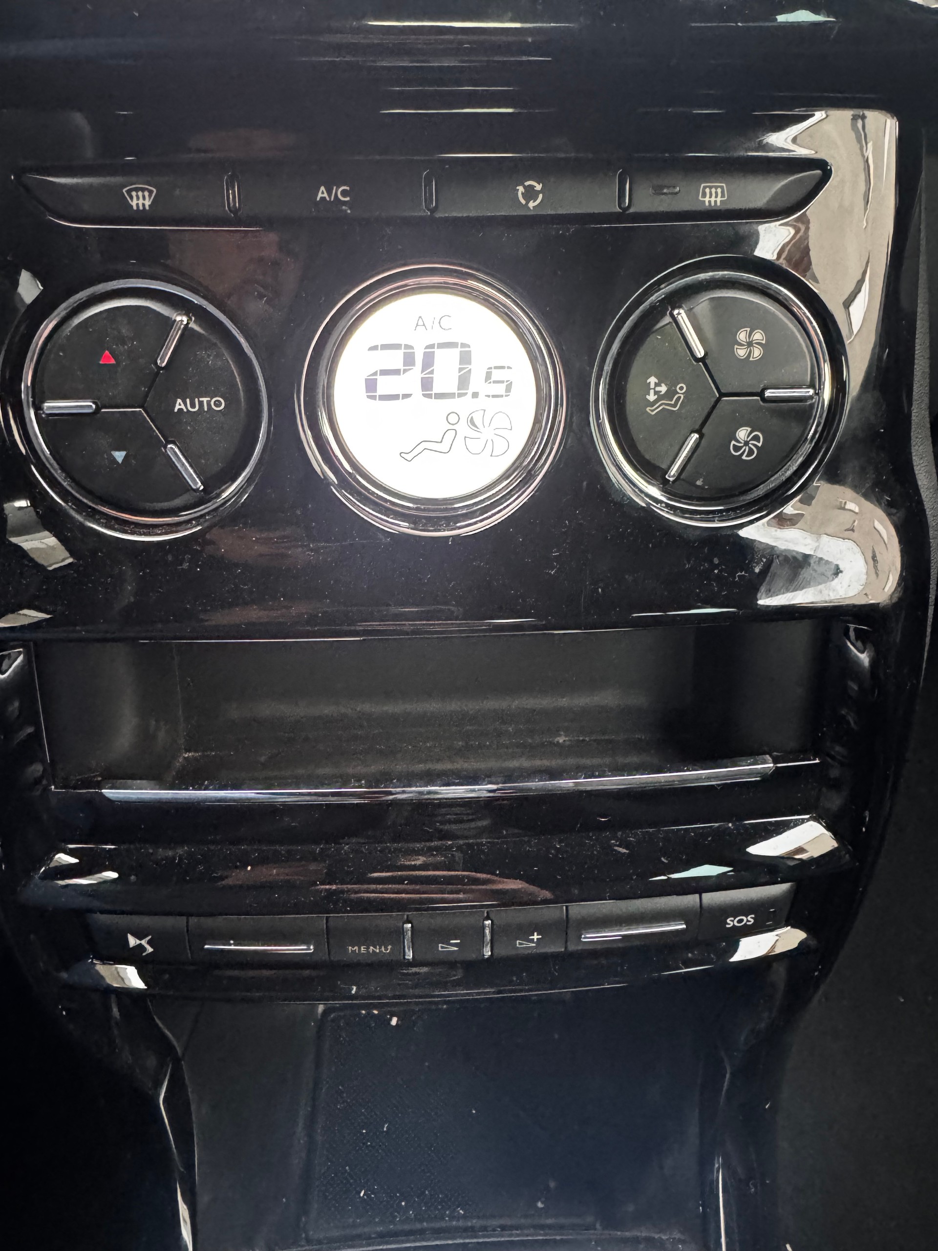DS AUTOMOBILES DS 3 1.6 BlueHDi Sport Chic-image-7