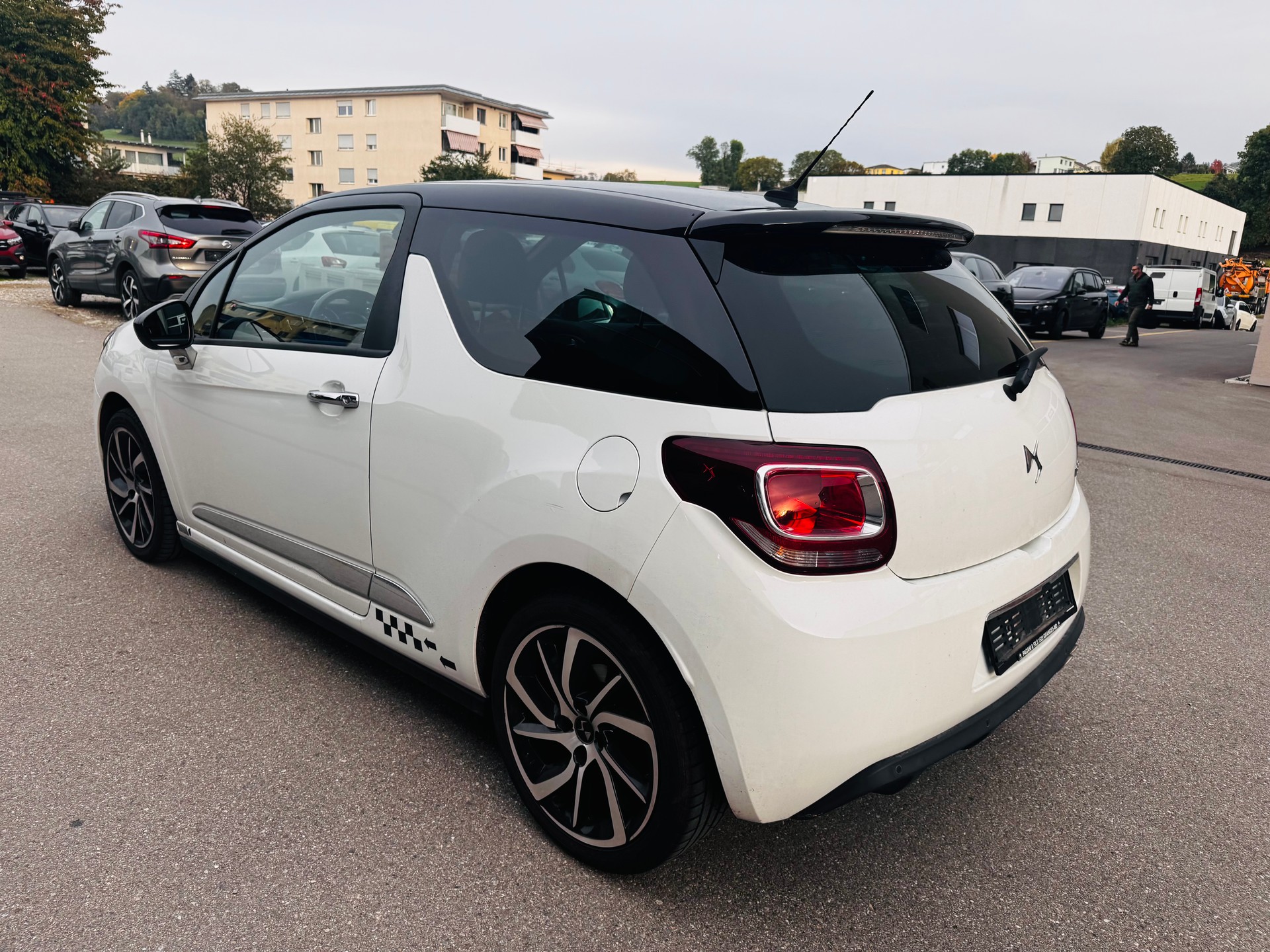 DS AUTOMOBILES DS 3 1.6 BlueHDi Sport Chic-image-8