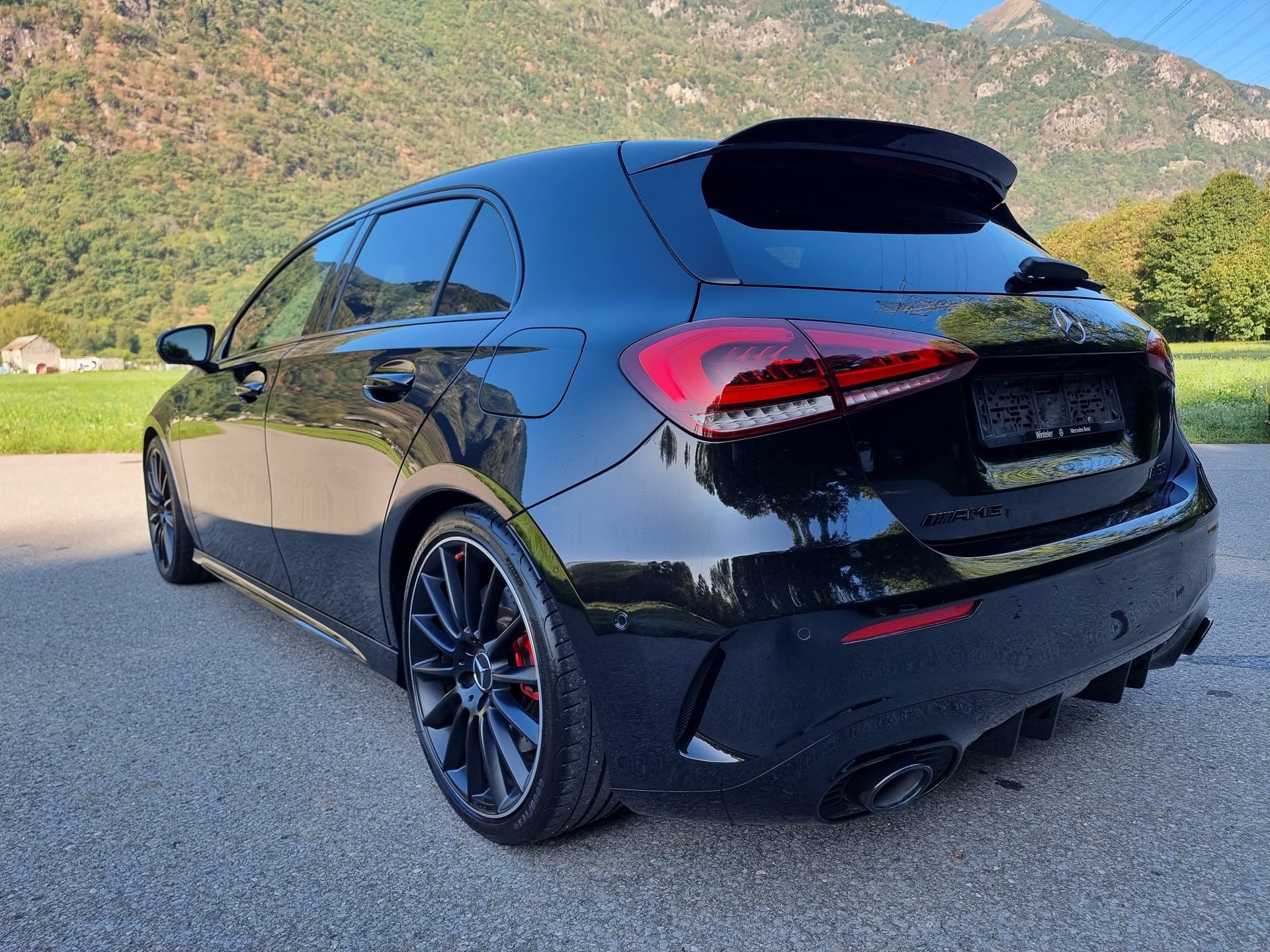 MERCEDES-BENZ A 35 AMG 4matic-image-3