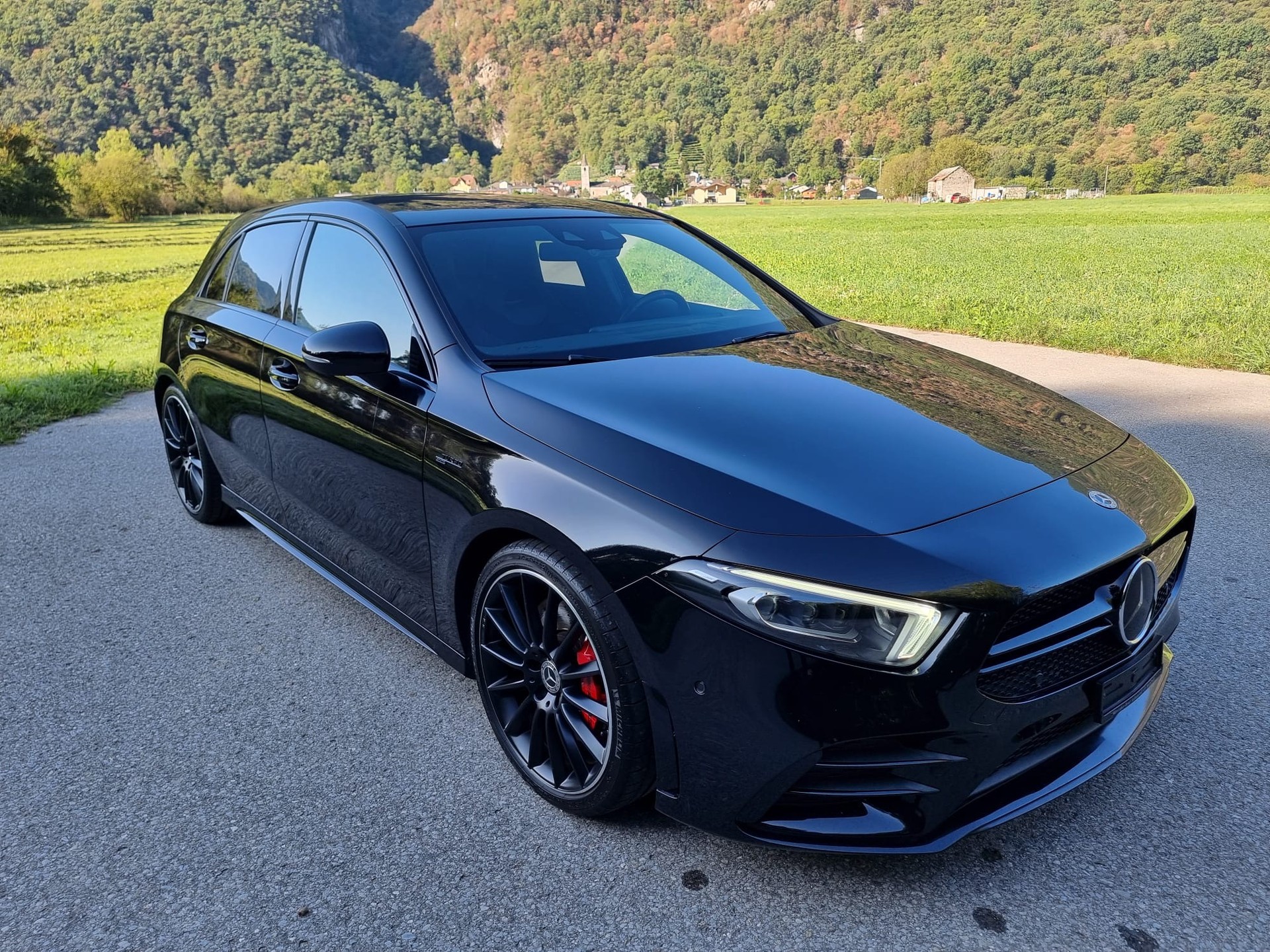 MERCEDES-BENZ A 35 AMG 4matic-image-1