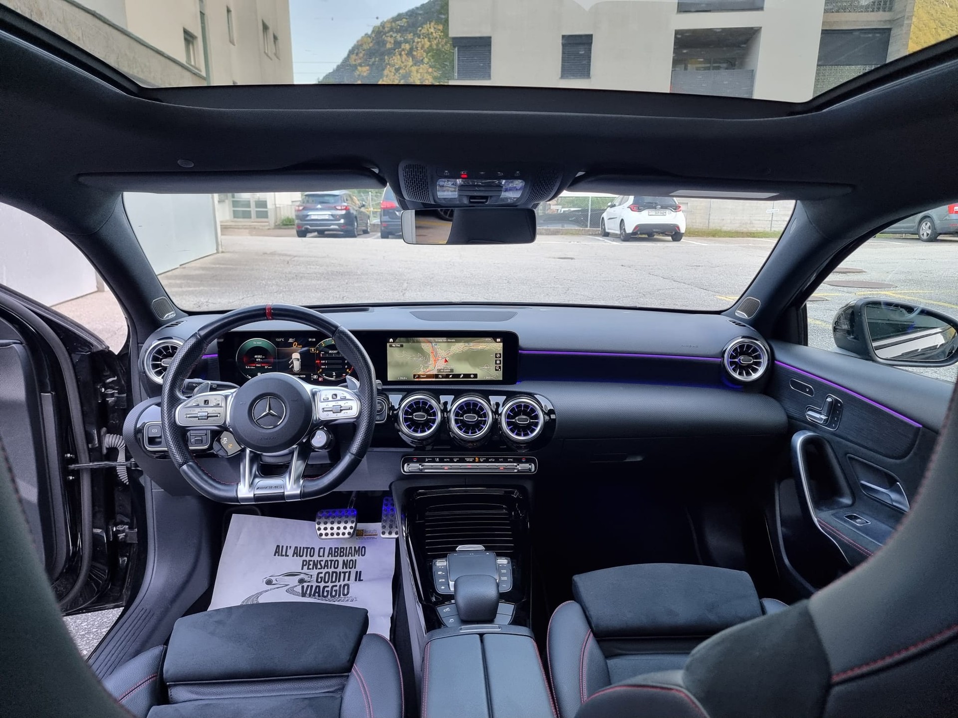 MERCEDES-BENZ A 35 AMG 4matic-image-4