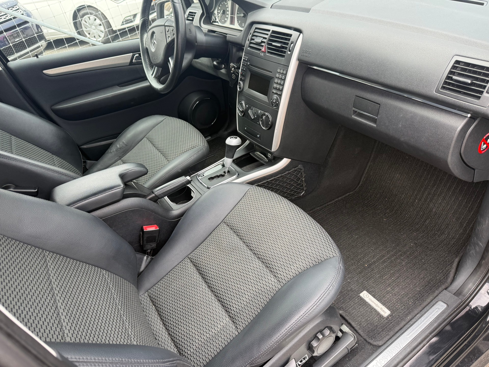 MERCEDES-BENZ B 180 CDI Autotronic-image-7