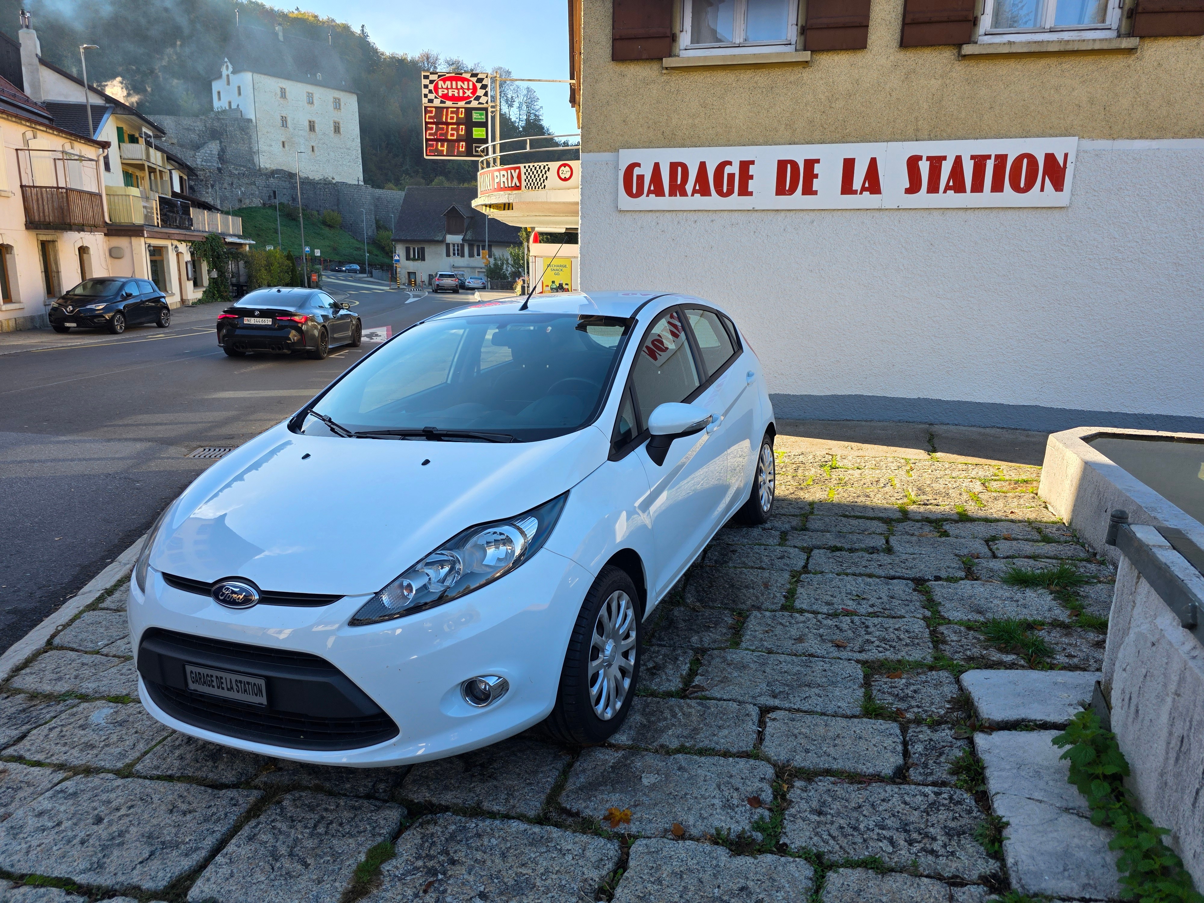 Car photo
