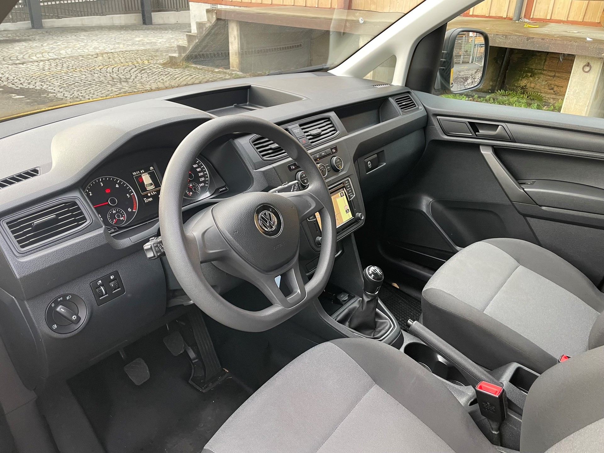 VW Caddy 2.0TDI BlueMotion Technology-image-7
