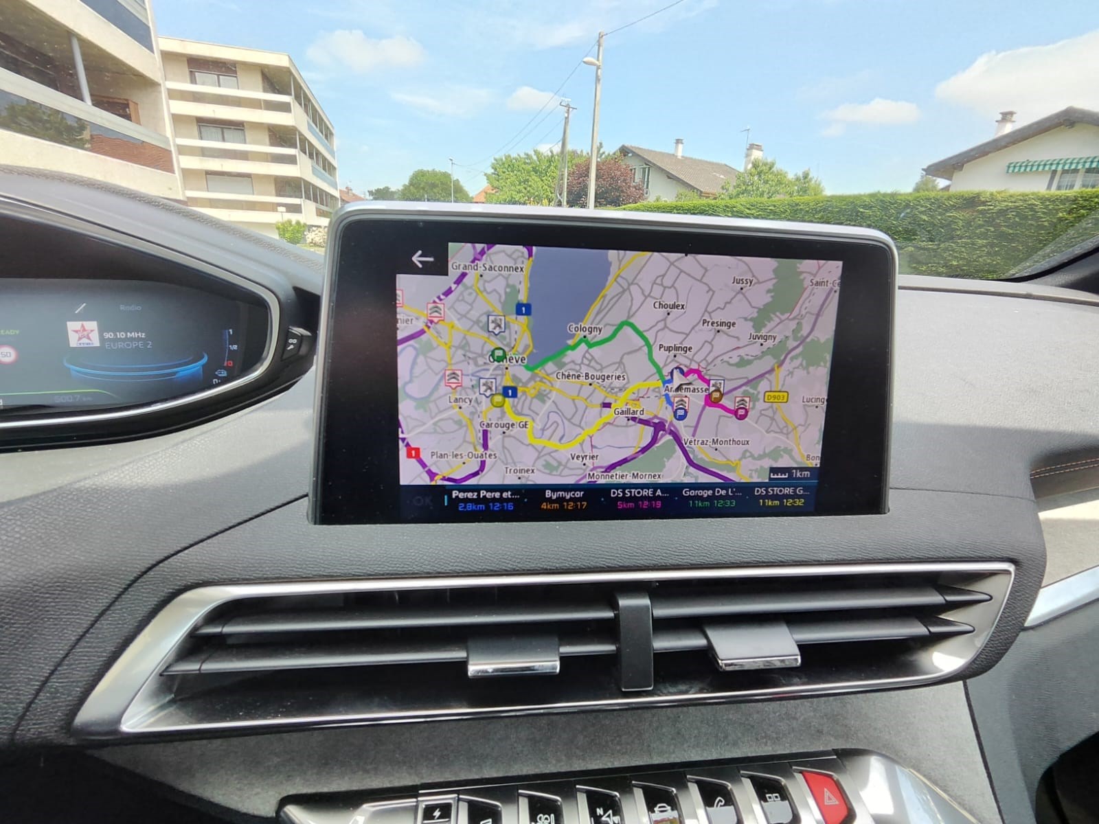 PEUGEOT 3008 300e Hybrid4 GT Pack EAT8-image-6